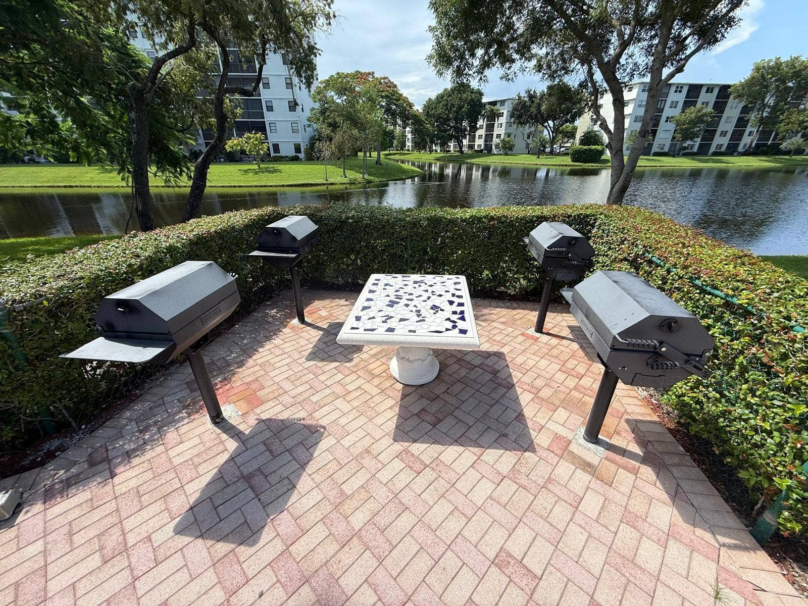 2215 CYPRESS ISLAND Drive, #505, Pompano Beach, FL 33069 Island BBQ area and lake