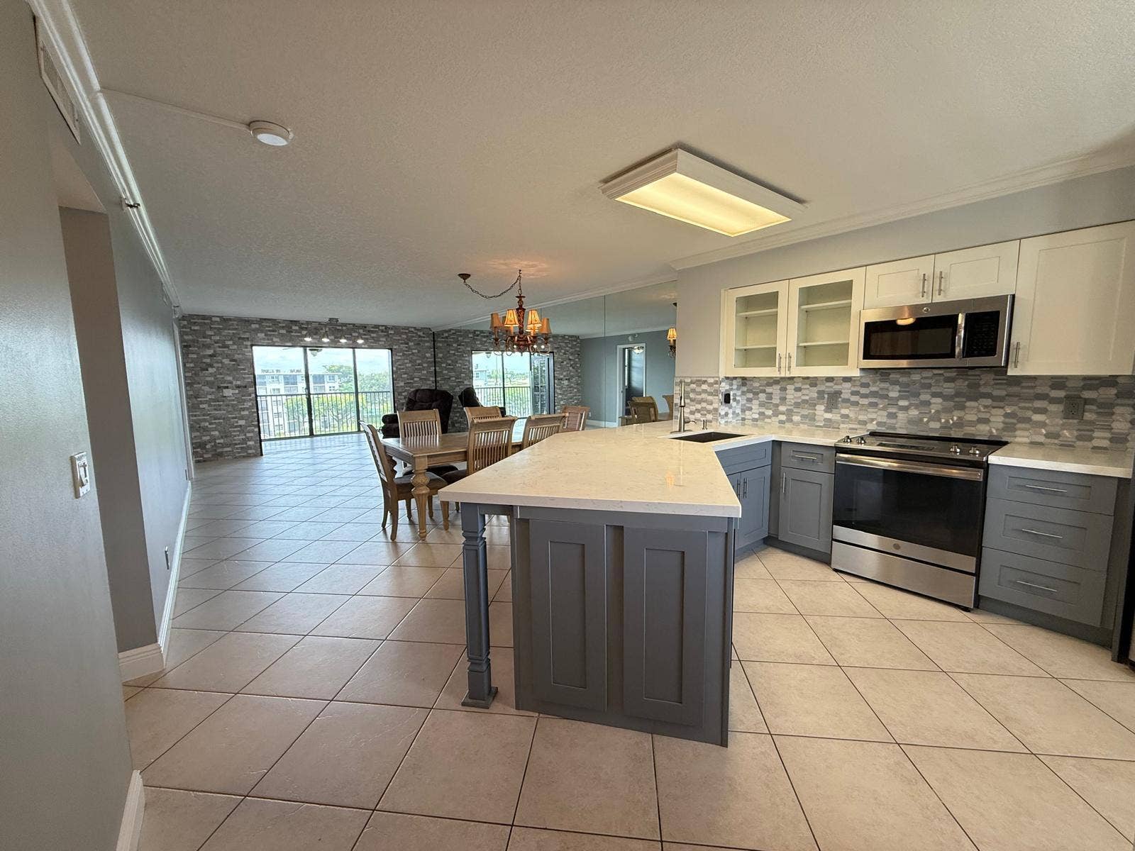 2215 CYPRESS ISLAND Drive, #505, Pompano Beach, FL 33069 Kitchen