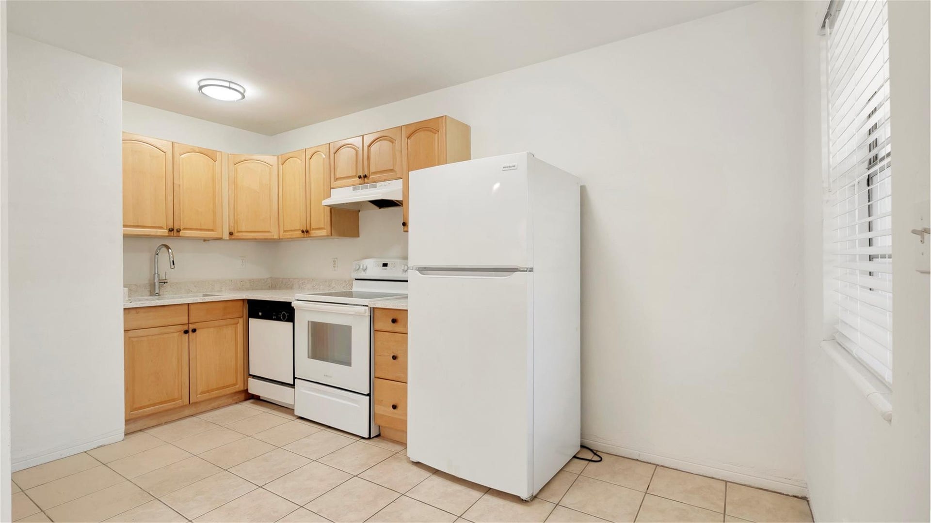 709 SE 15TH Street, #1, Fort Lauderdale, Fort Lauderdale, FL 33316 Photo 10