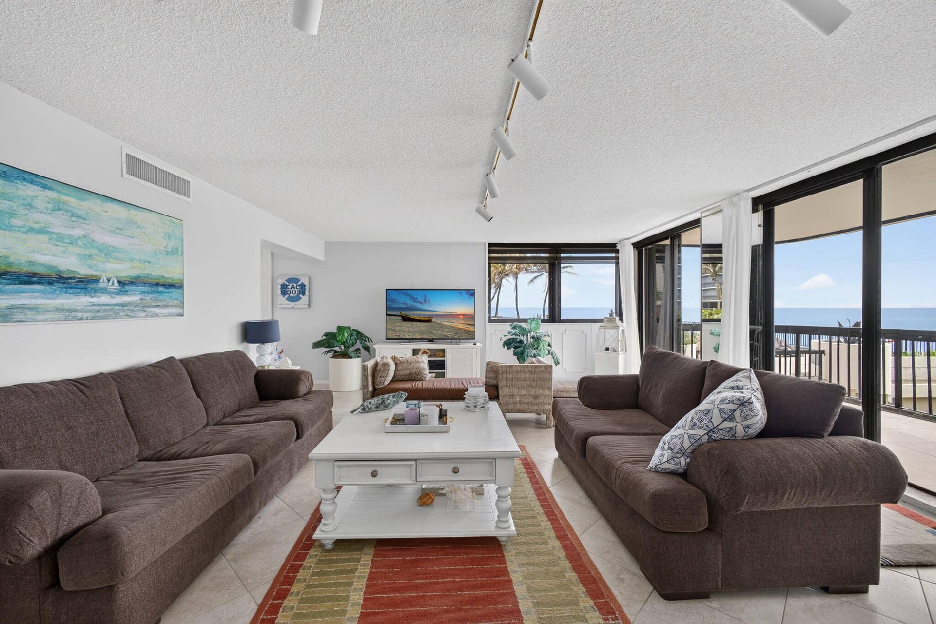 5380 N Ocean Drive, #2e, Riviera Beach, FL 33404 10-web-or-mls-5D1A3701