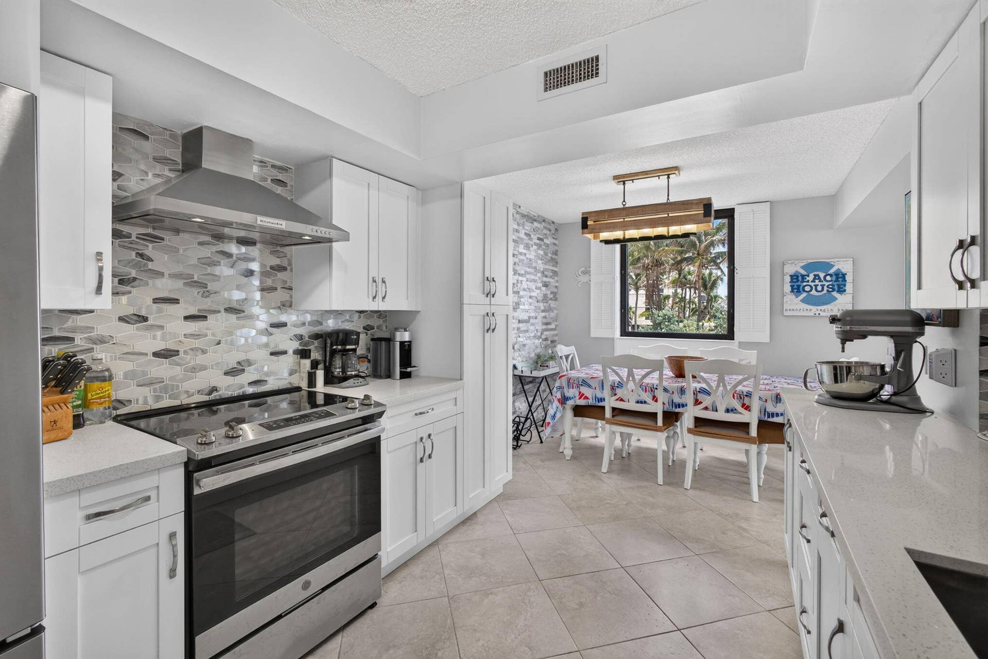 5380 N Ocean Drive, #2e, Riviera Beach, FL 33404 19-web-or-mls-5D1A3747