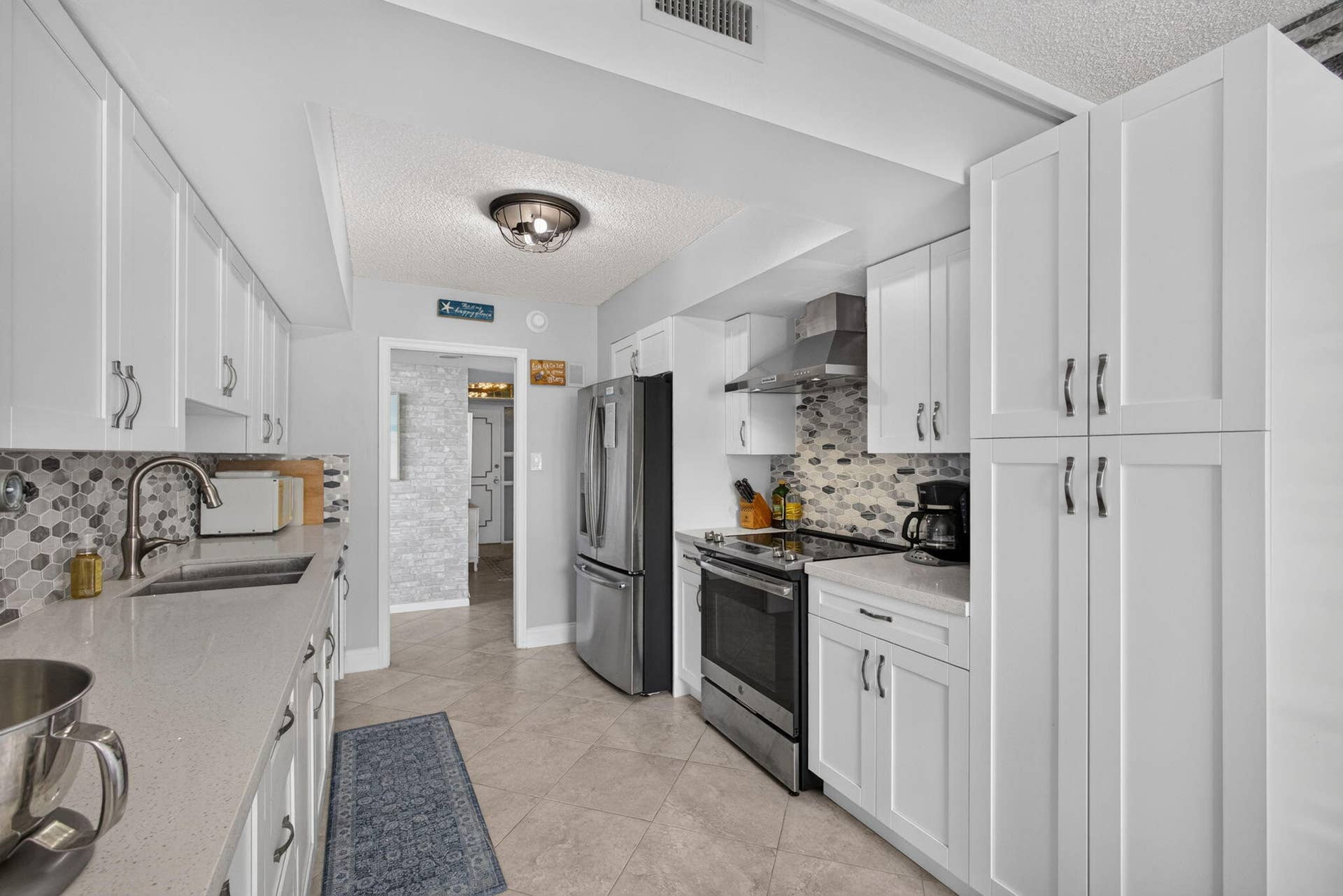 5380 N Ocean Drive, #2e, Riviera Beach, FL 33404 16-web-or-mls-5D1A3732