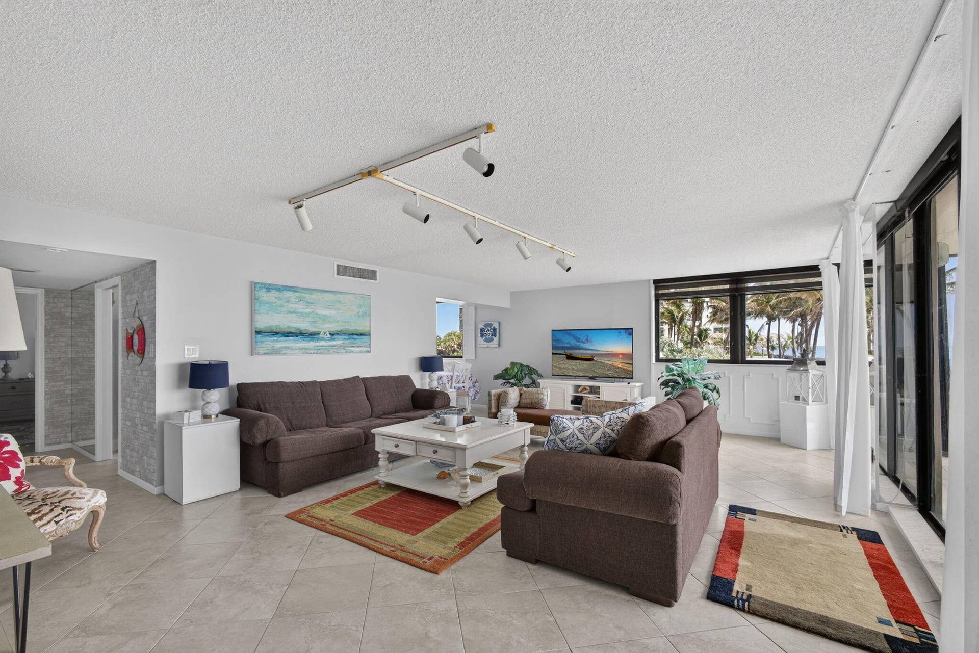 5380 N Ocean Drive, #2e, Riviera Beach, FL 33404 4-web-or-mls-5D1A3671