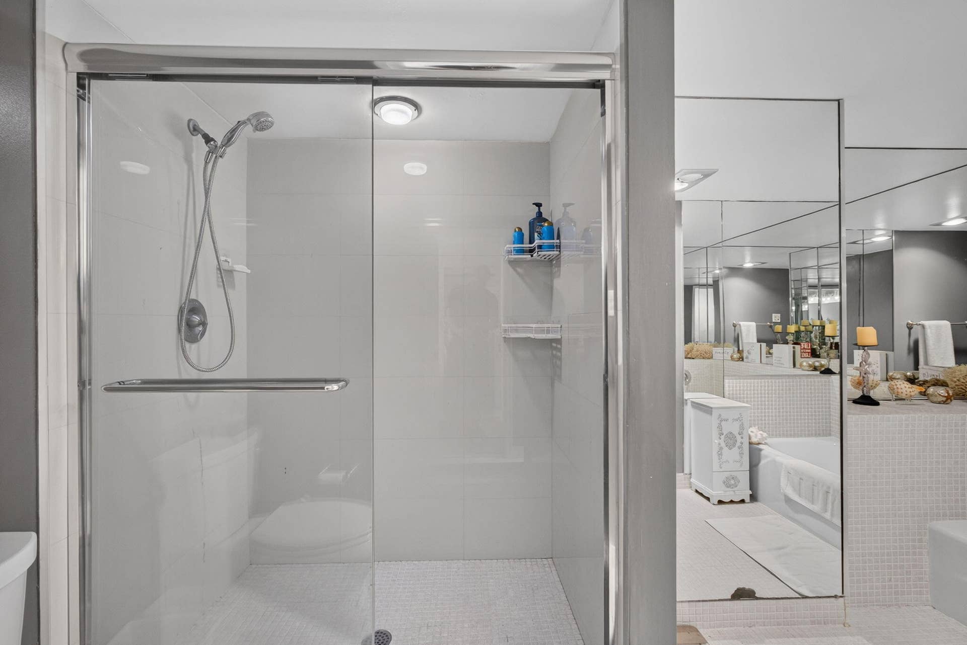 5380 N Ocean Drive, #2e, Riviera Beach, FL 33404 30-web-or-mls-5D1A3836