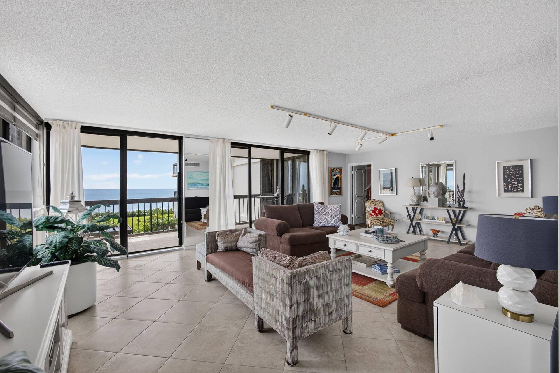 5380 N Ocean Drive, #2e, Riviera Beach, FL 33404 7-web-or-mls-5D1A3686
