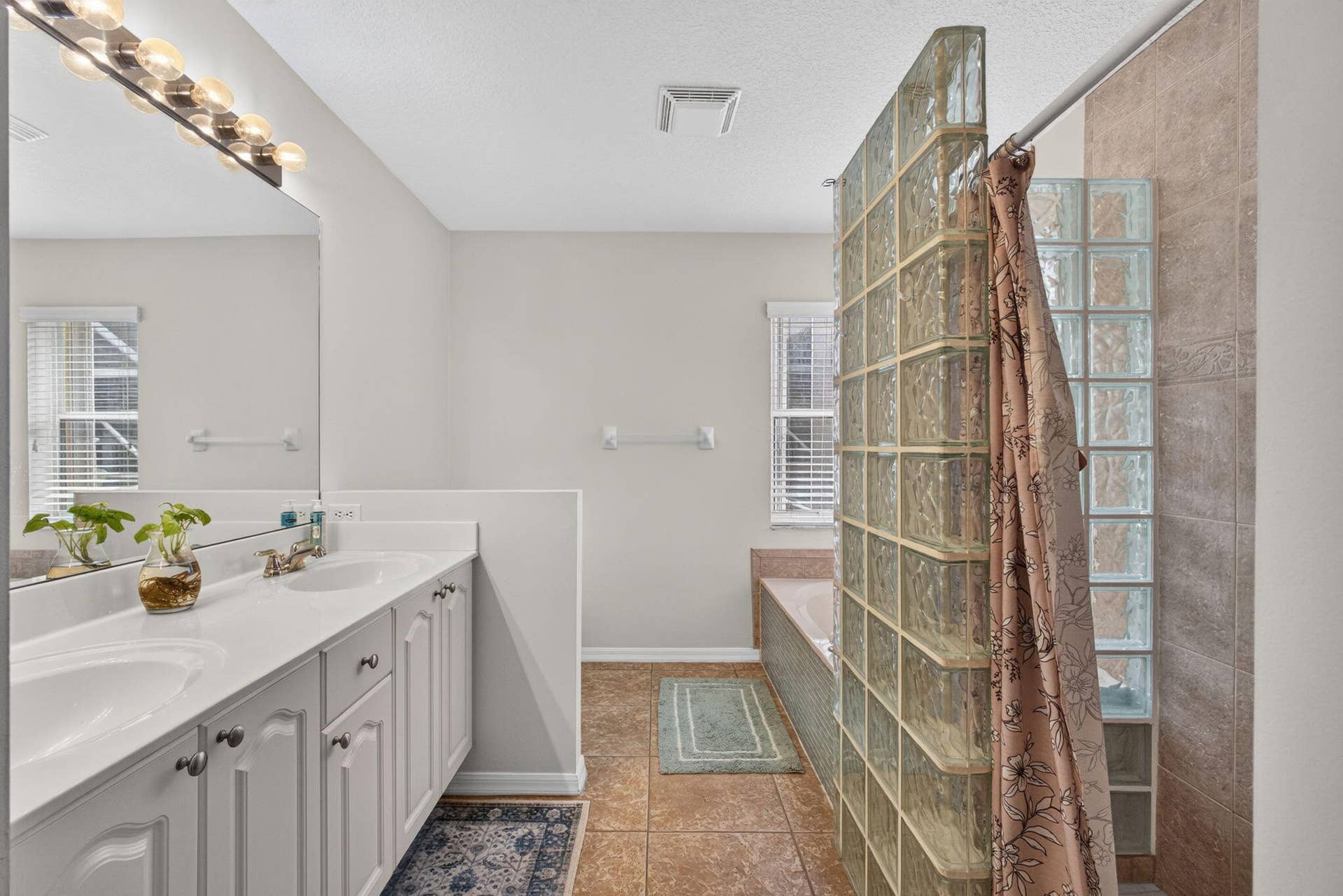 8058 Via Hacienda, Riviera Beach, FL 33418 Master Bathroom