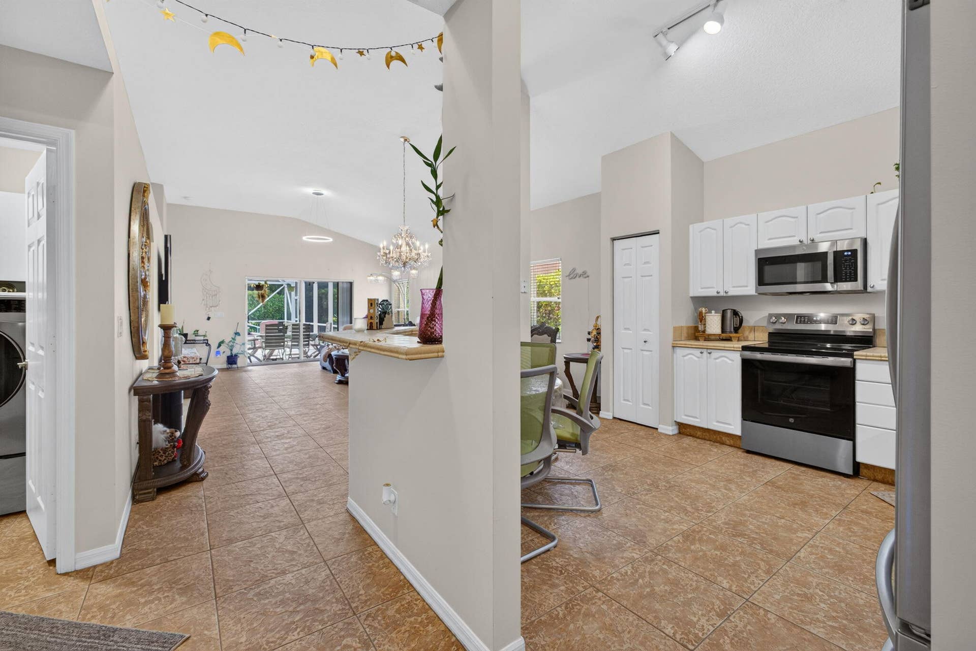 8058 Via Hacienda, Riviera Beach, FL 33418 14-web-or-mls-5D1A3391