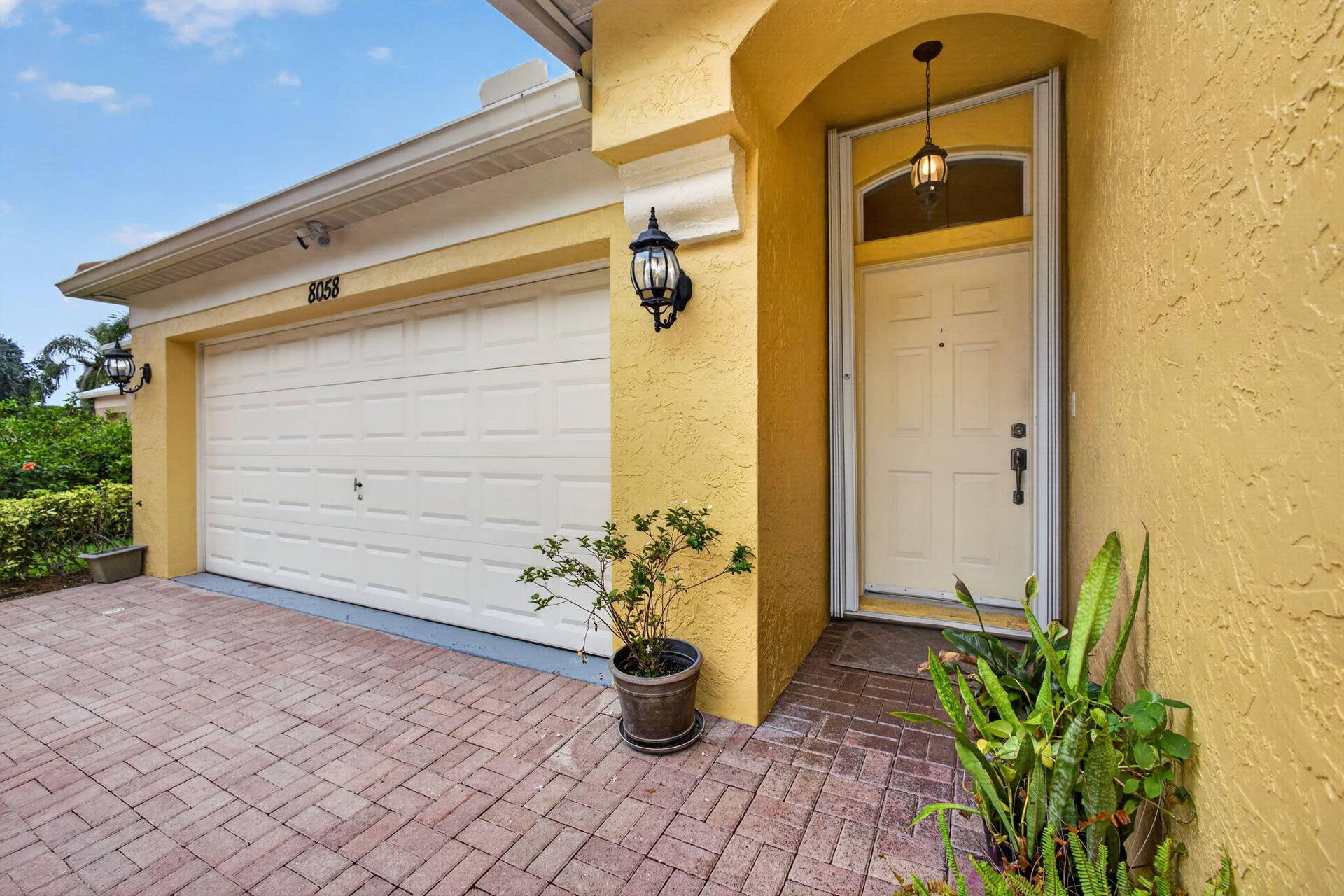8058 Via Hacienda, Riviera Beach, FL 33418 5-web-or-mls-5D1A3646
