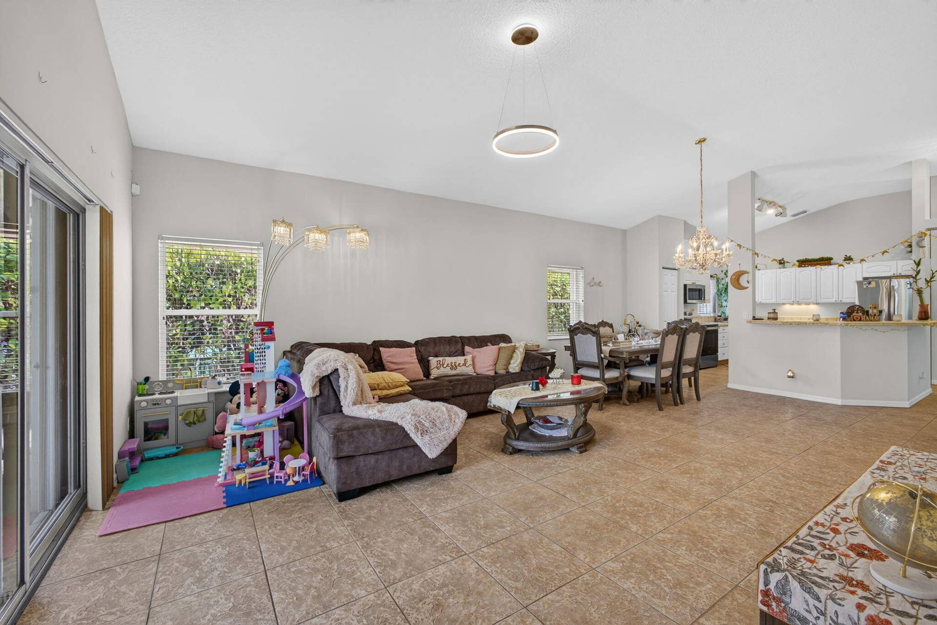 8058 Via Hacienda, Riviera Beach, FL 33418 25-web-or-mls-5D1A3446