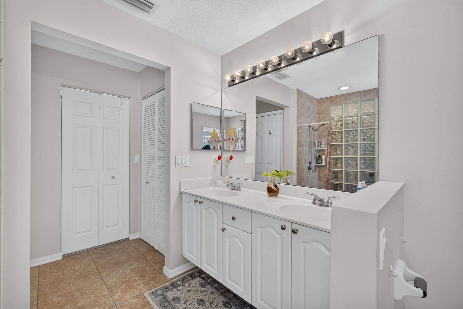 8058 Via Hacienda, Riviera Beach, FL 33418 35-web-or-mls-5D1A3496
