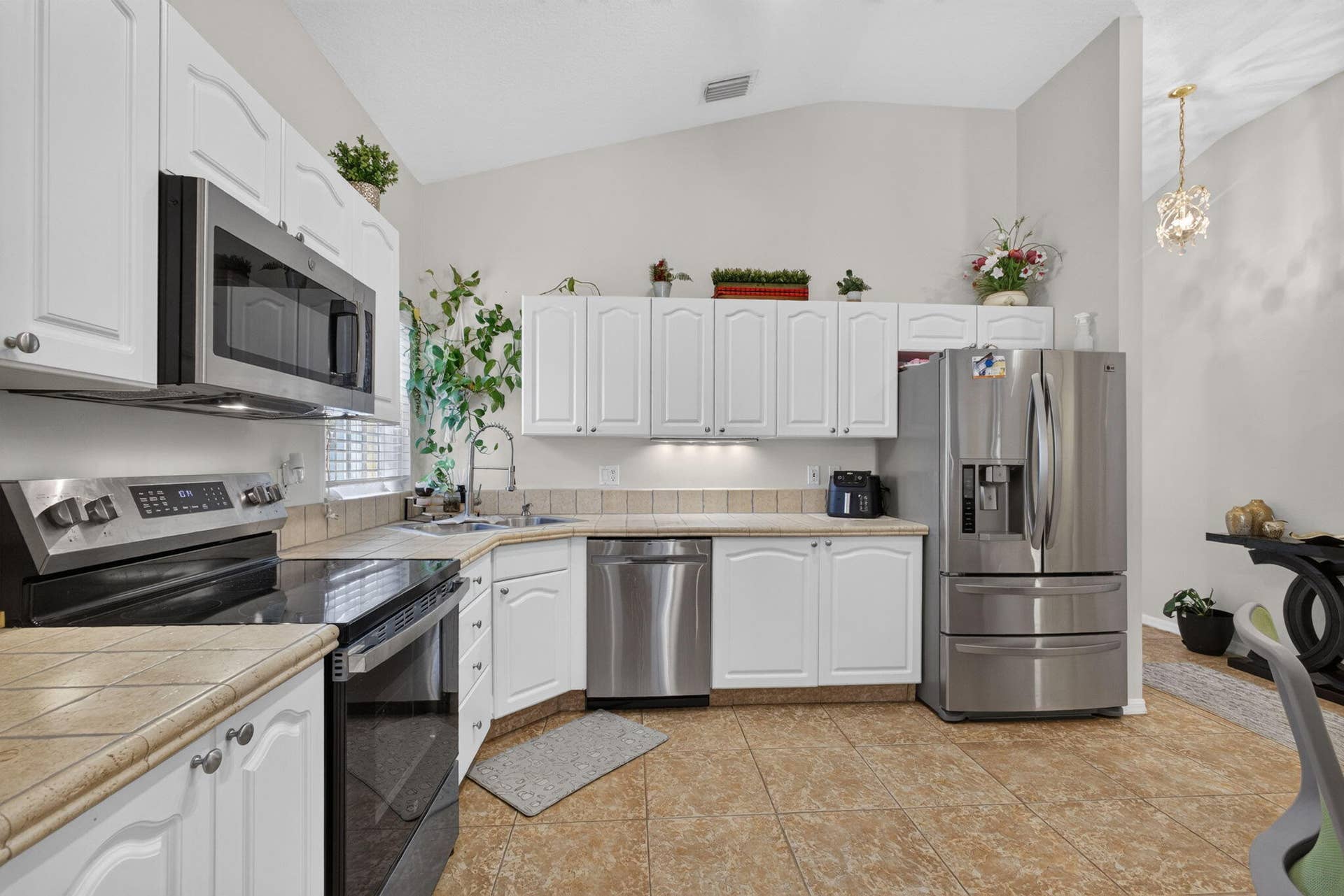 8058 Via Hacienda, Riviera Beach, FL 33418 17-web-or-mls-5D1A3408