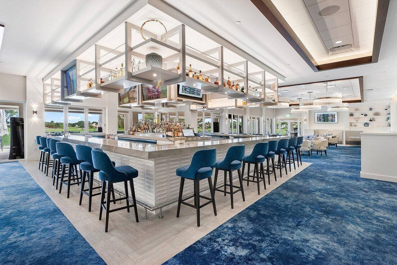 4451 Bocaire Boulevard, Boca Raton, FL 33487 Bar