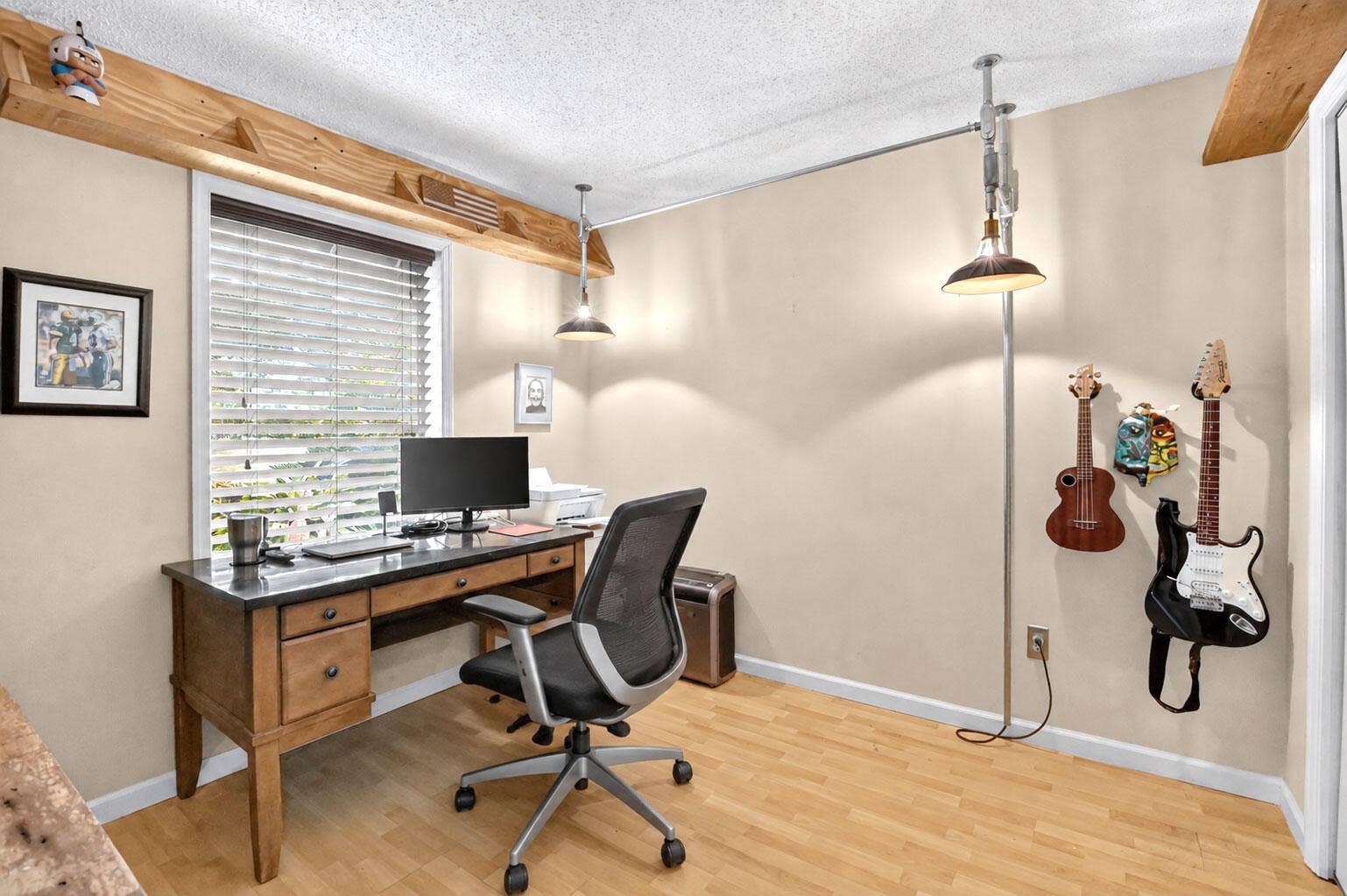BR 4 is perfect for a home office or nursery.