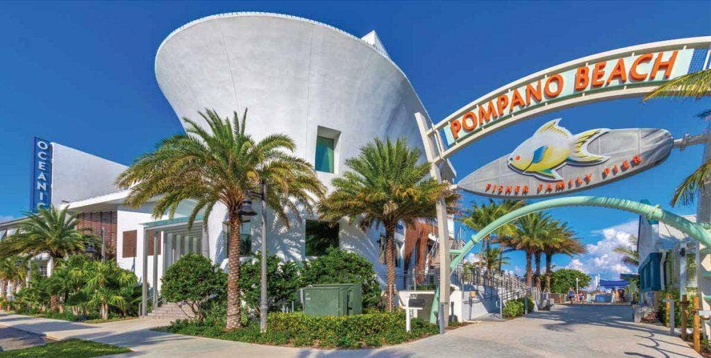 Walking distance to all Lauderdale By the Sea attractions. Just minutes to Pompano Beach and Fort Lauderdale Beach as well.