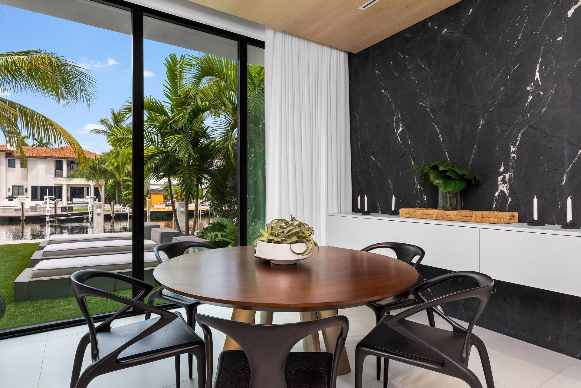 41 NURMI Drive, Fort Lauderdale, FL 33301 Breakfast Area 2