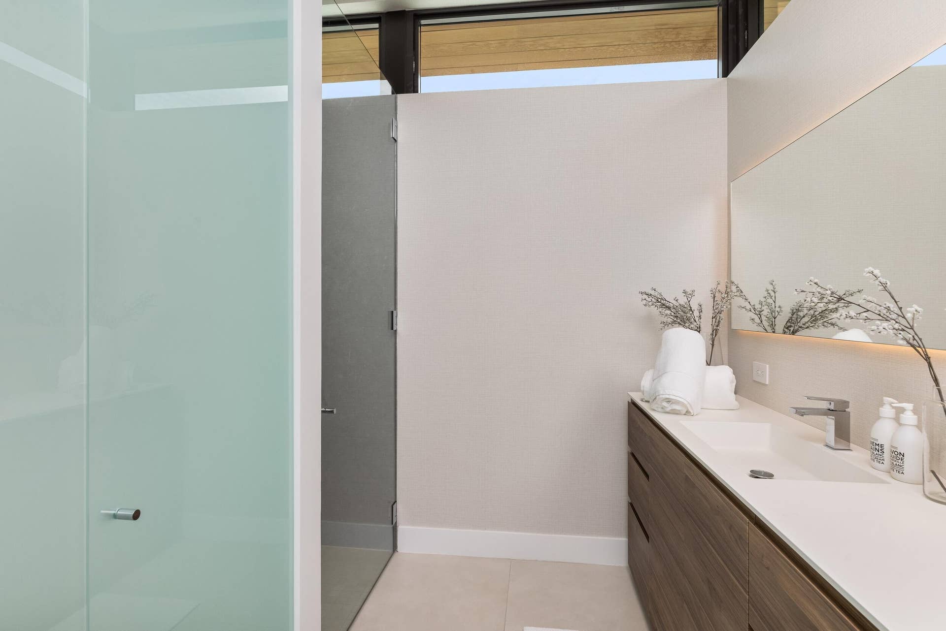 41 NURMI Drive, Fort Lauderdale, FL 33301 Guest Bath 4