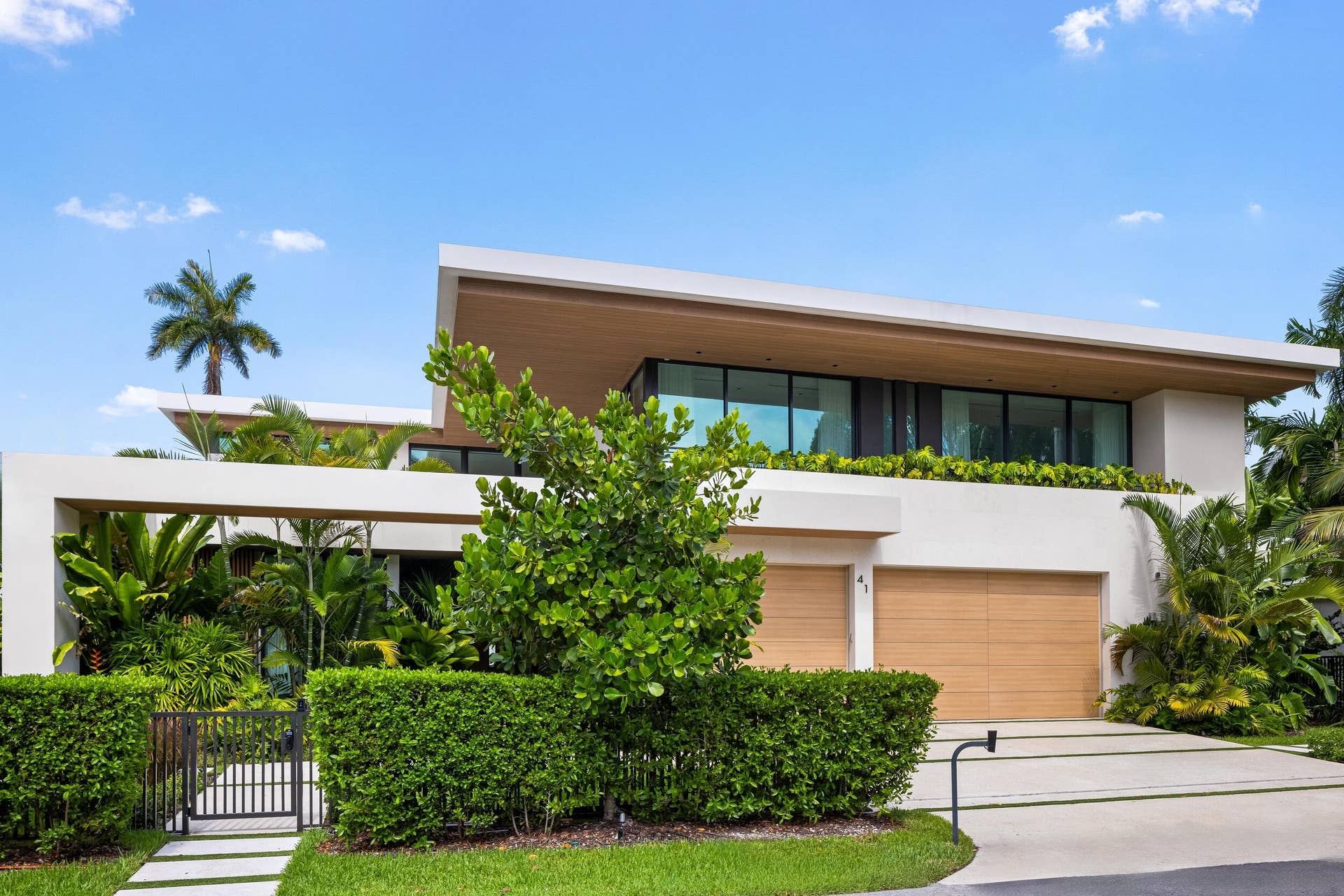 41 NURMI Drive, Fort Lauderdale, FL 33301 Front 8