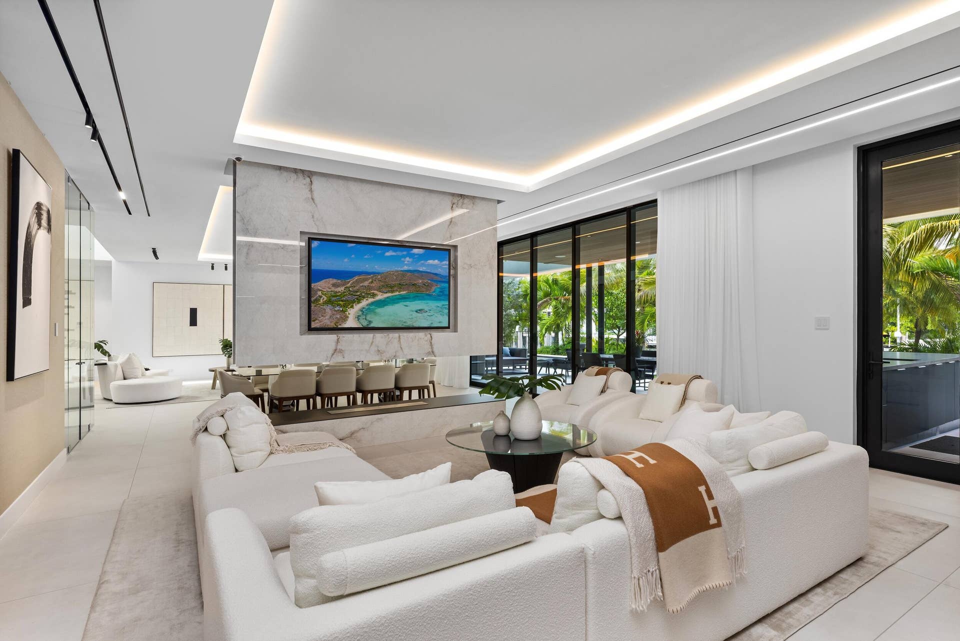 41 NURMI Drive, Fort Lauderdale, FL 33301 Family Room 1