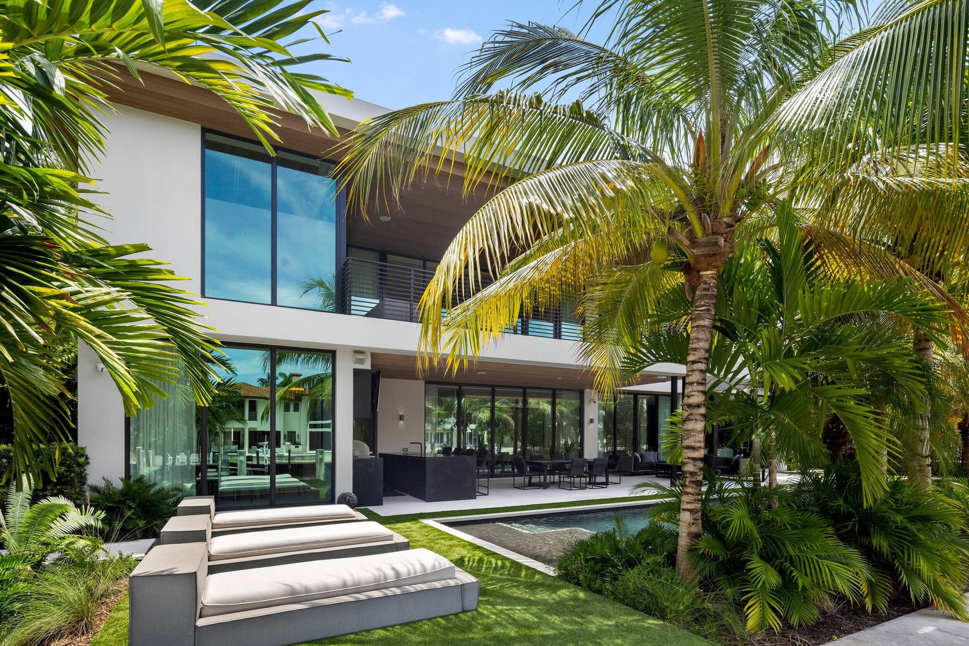 41 NURMI Drive, Fort Lauderdale, FL 33301 Pool 11