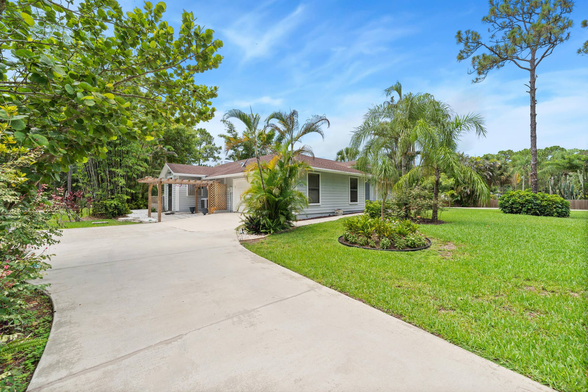 15833 118TH Trail N, Jupiter, FL 33478 Driveway