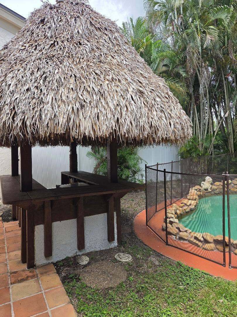 Tiki Hut