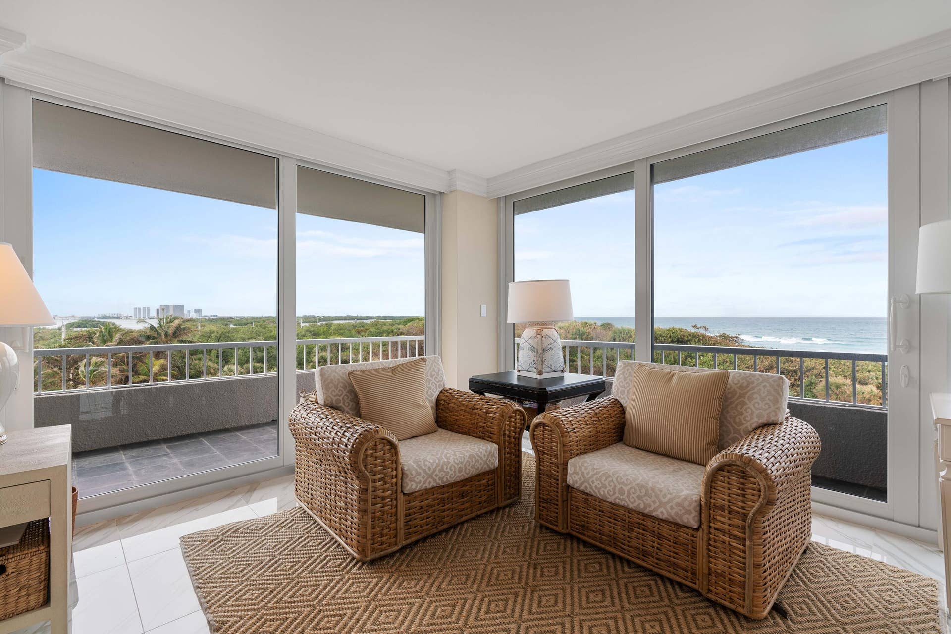 5550 N Ocean Drive, #5c, Singer Island, Singer Island, FL 33404 Sitting area
