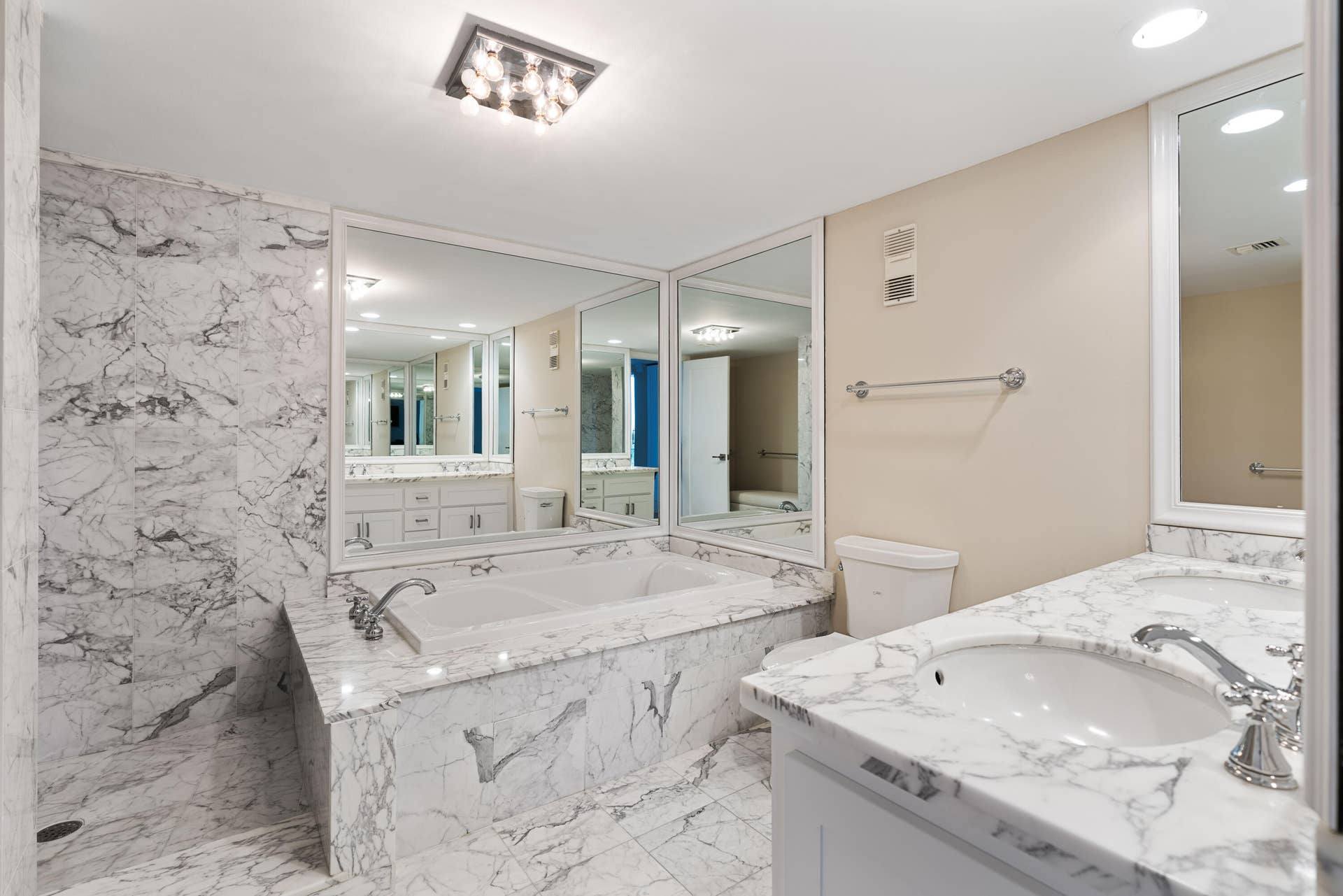 5550 N Ocean Drive, #5c, Singer Island, Singer Island, FL 33404 Primary bath