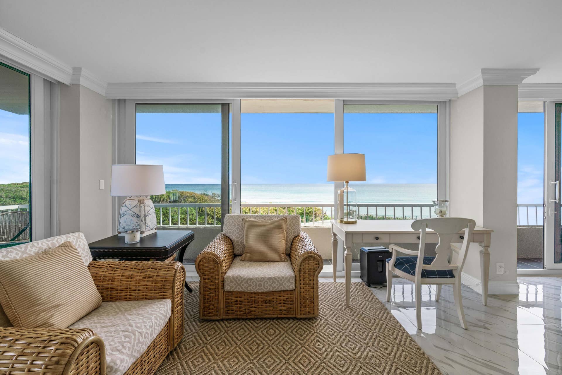 5550 N Ocean Drive, #5c, Singer Island, Singer Island, FL 33404 Sitting area
