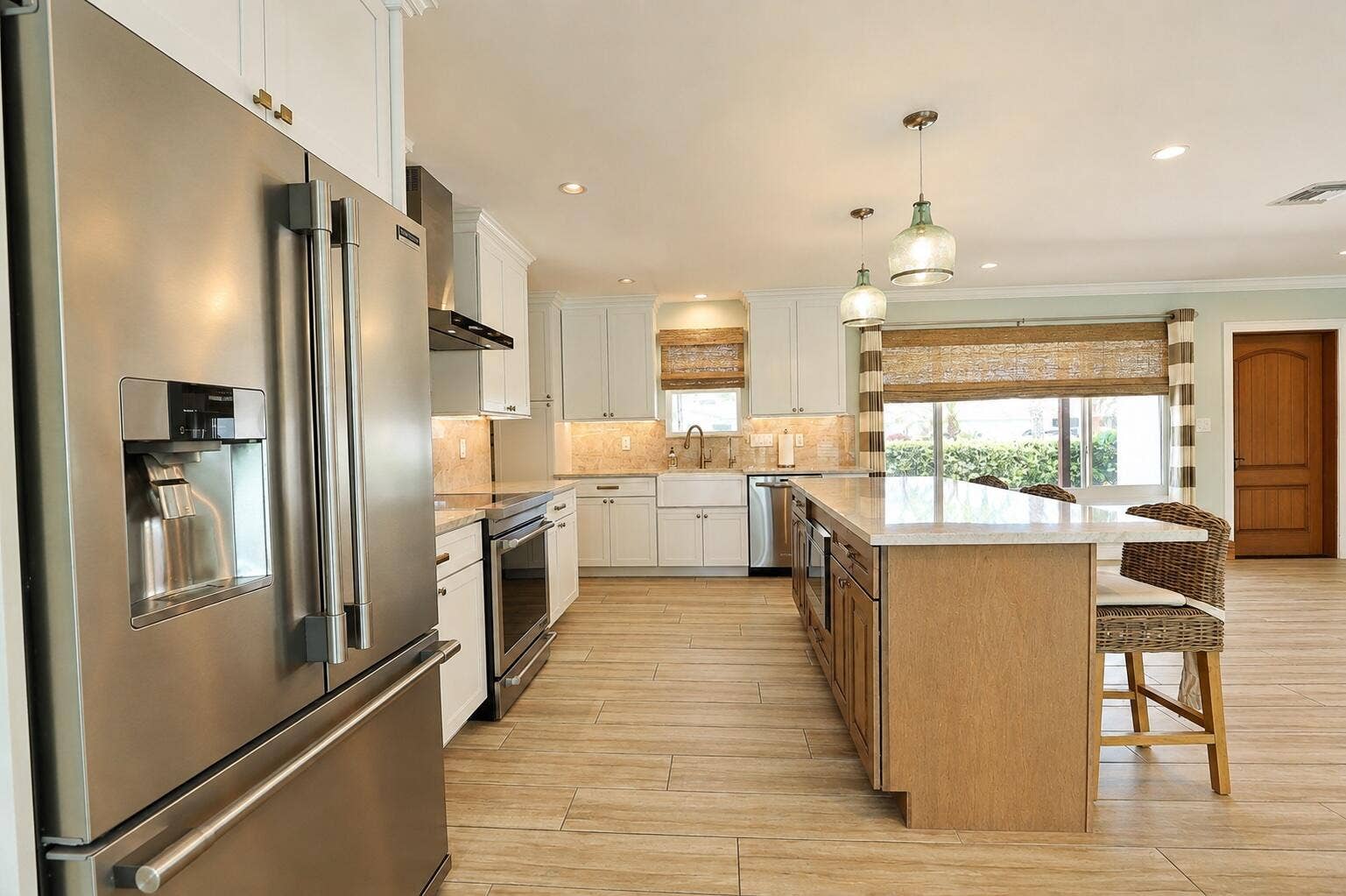 2832 NE 34TH Street, Lighthouse Point, FL 33064 2832 Donna 24