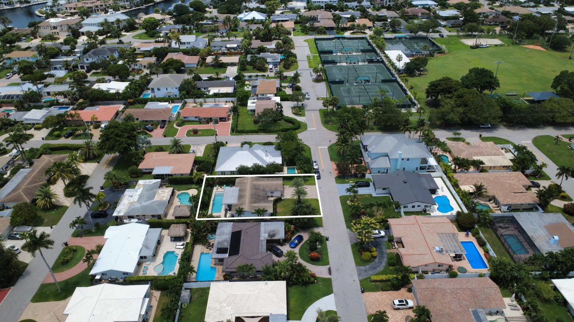 2832 NE 34TH Street, Lighthouse Point, FL 33064 2832 Donna 58