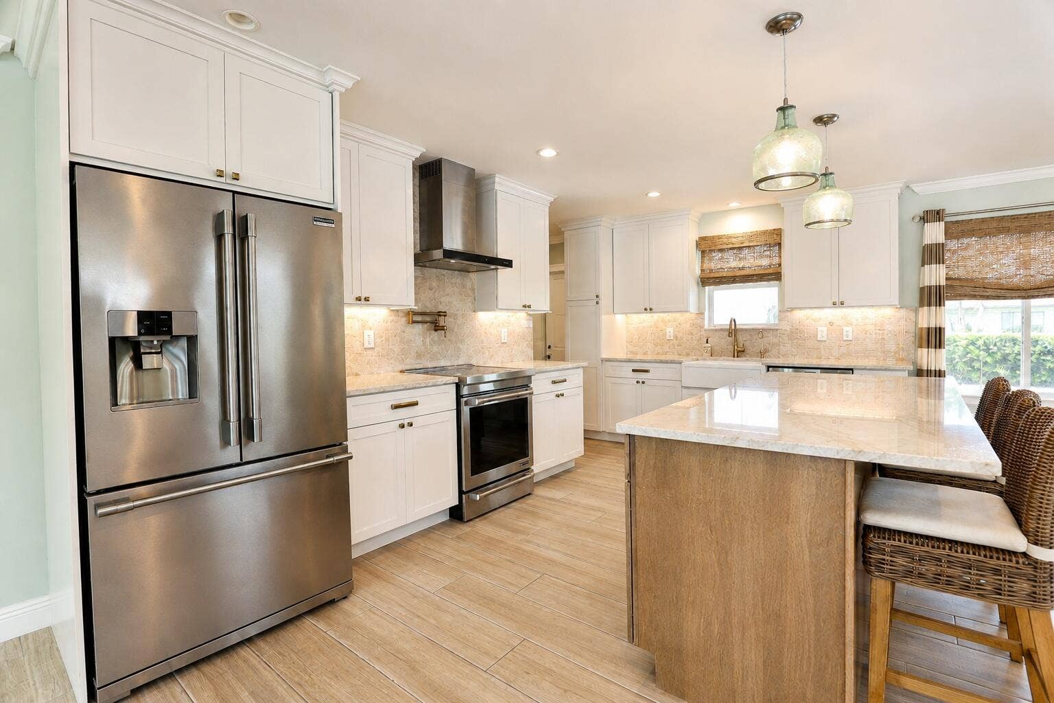 2832 NE 34TH Street, Lighthouse Point, FL 33064 2832 Donna 26