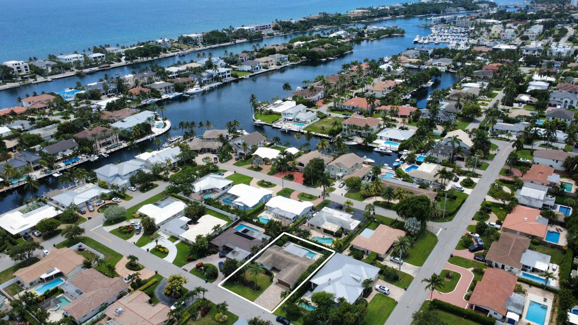 2832 NE 34TH Street, Lighthouse Point, FL 33064 2832 Donna 52