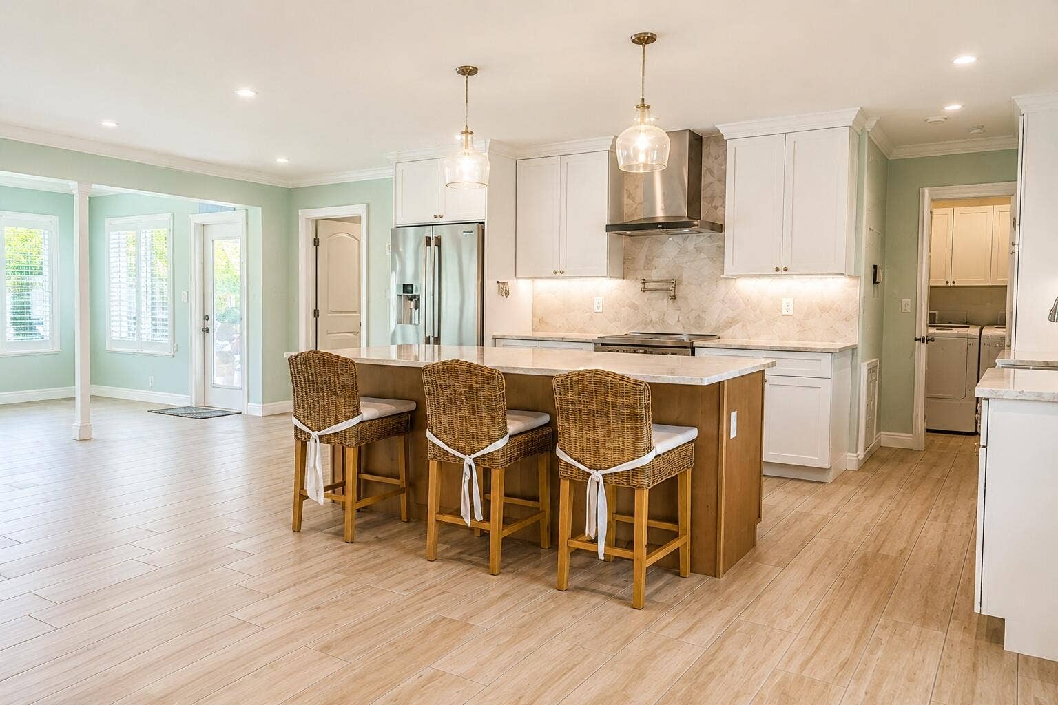 2832 NE 34TH Street, Lighthouse Point, FL 33064 2832 Donna 12