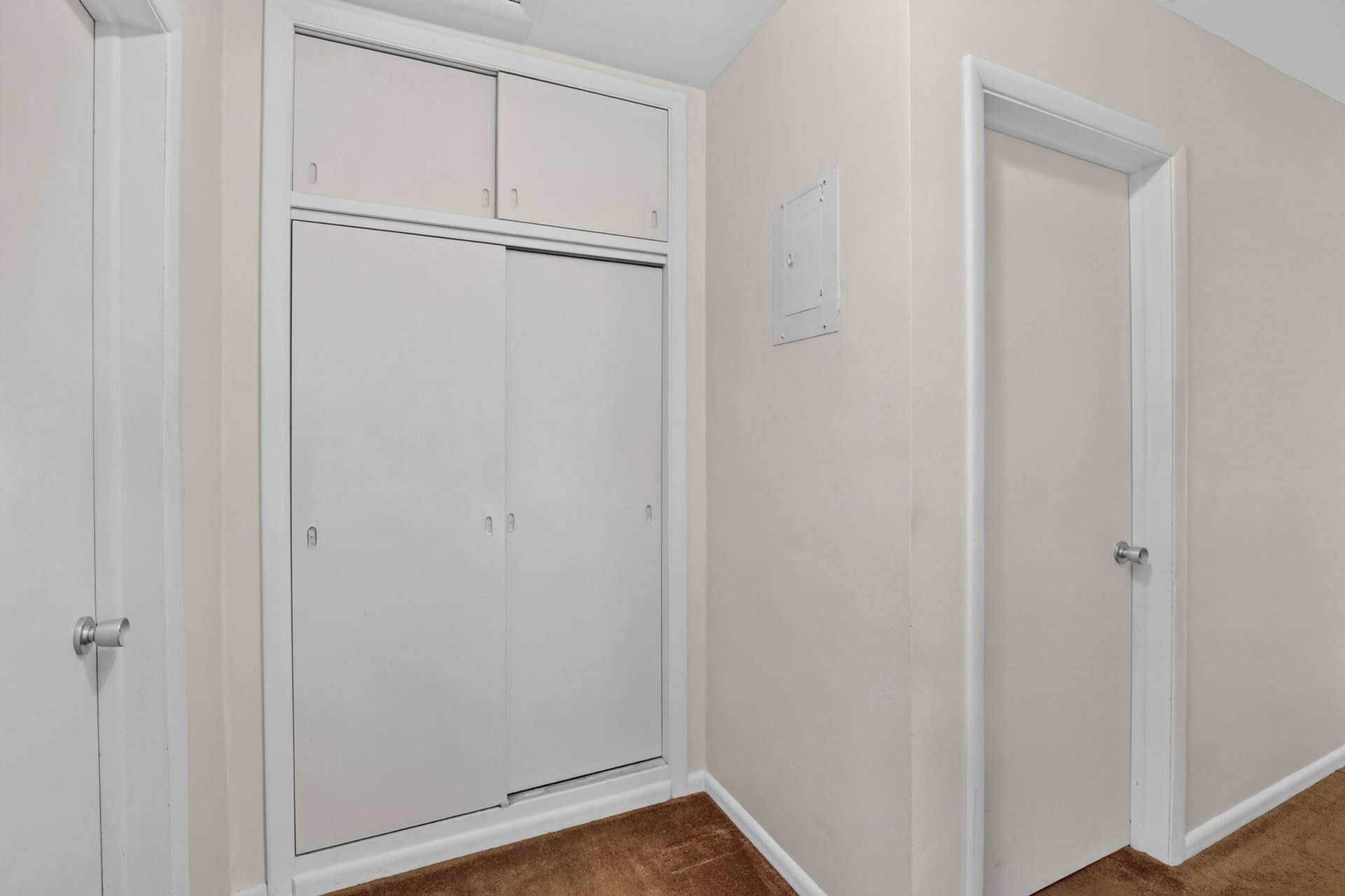 520 BEACHWOOD Lane, Plantation, FL 33317 Hall closet allows for extra storage