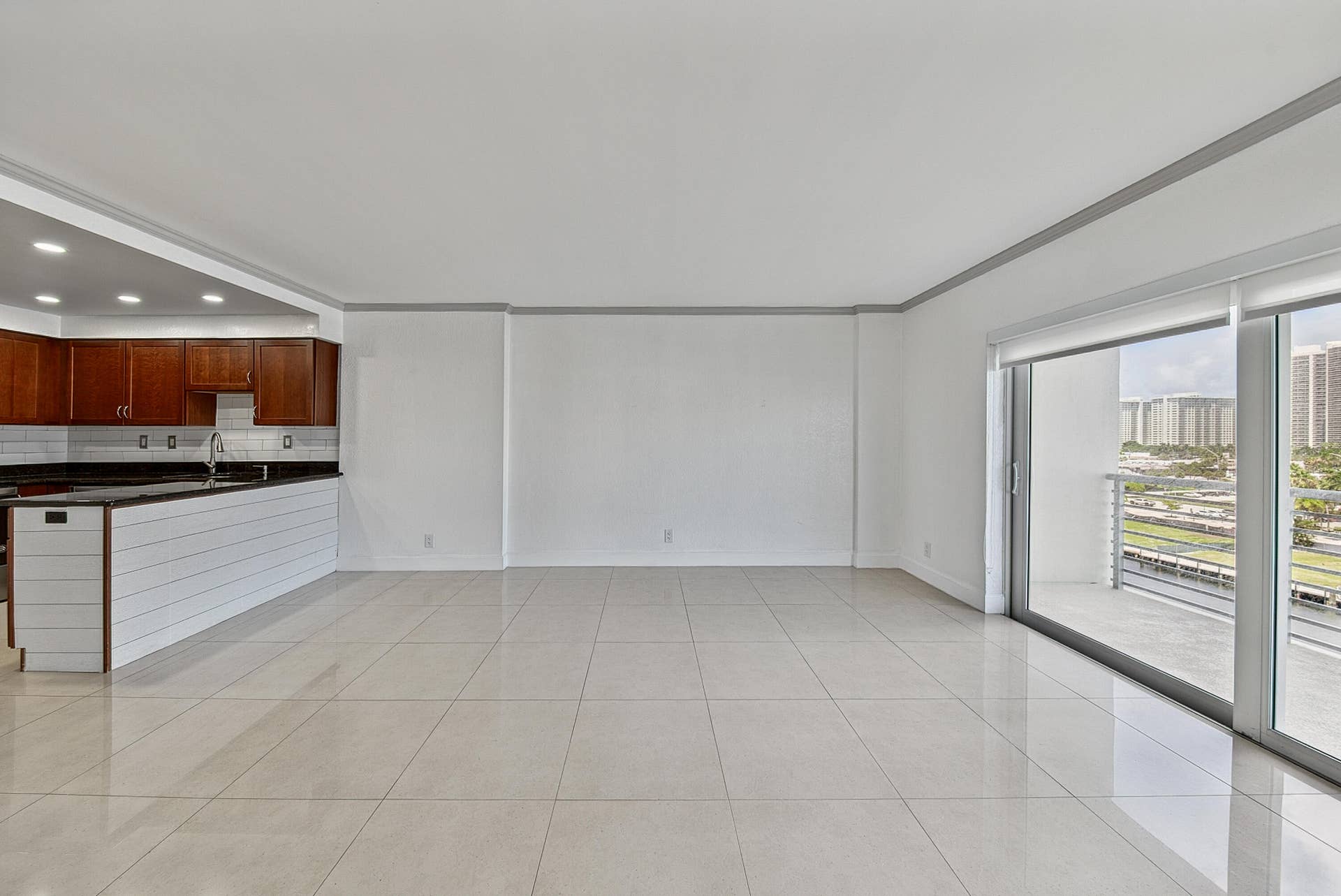 2900 NE 30th Street, #9i, Fort Lauderdale, FL 33306 castro-14