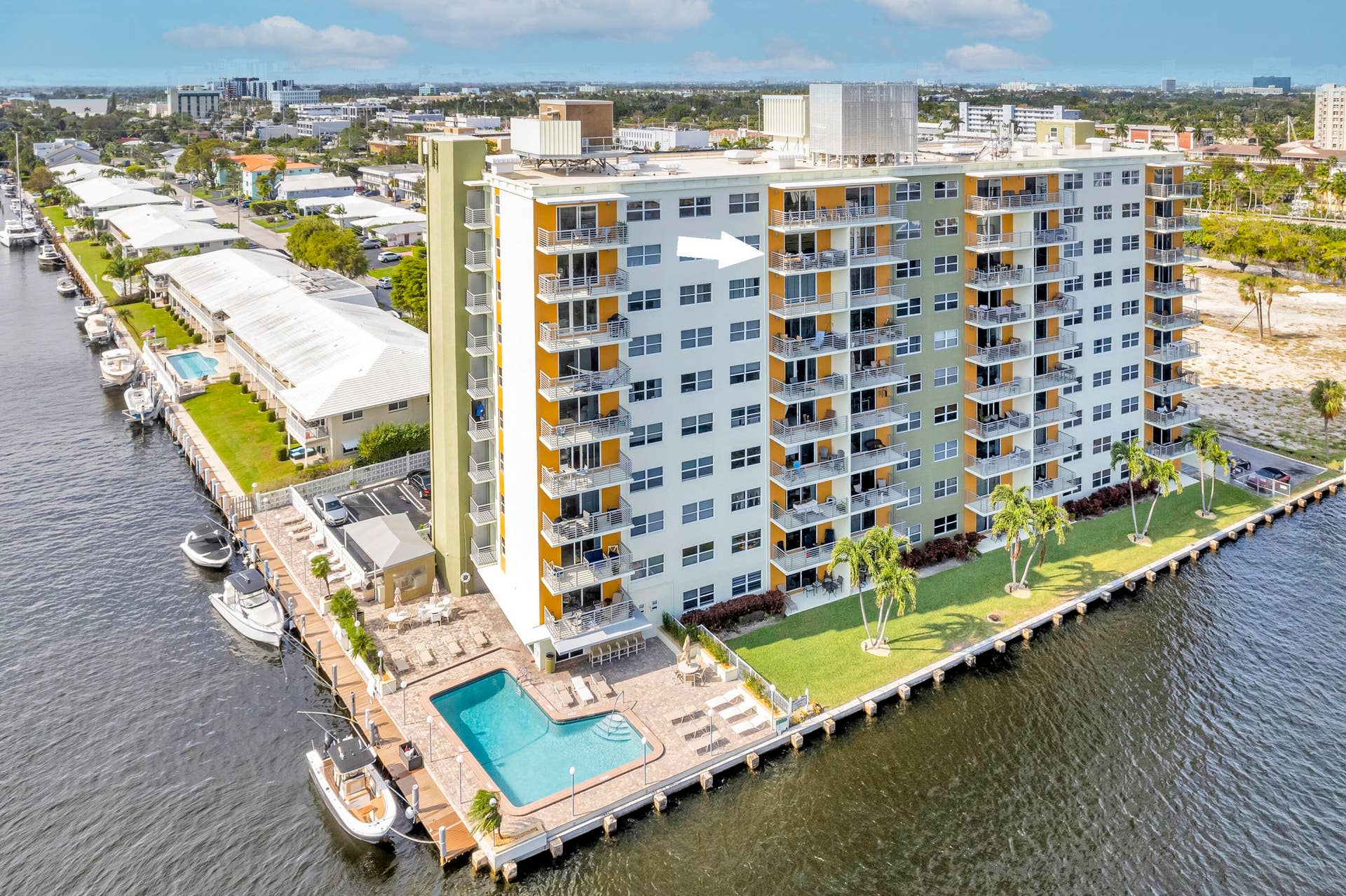 2900 NE 30th Street, #9i, Fort Lauderdale, FL 33306 lauderdale tower aerial 9i arrow