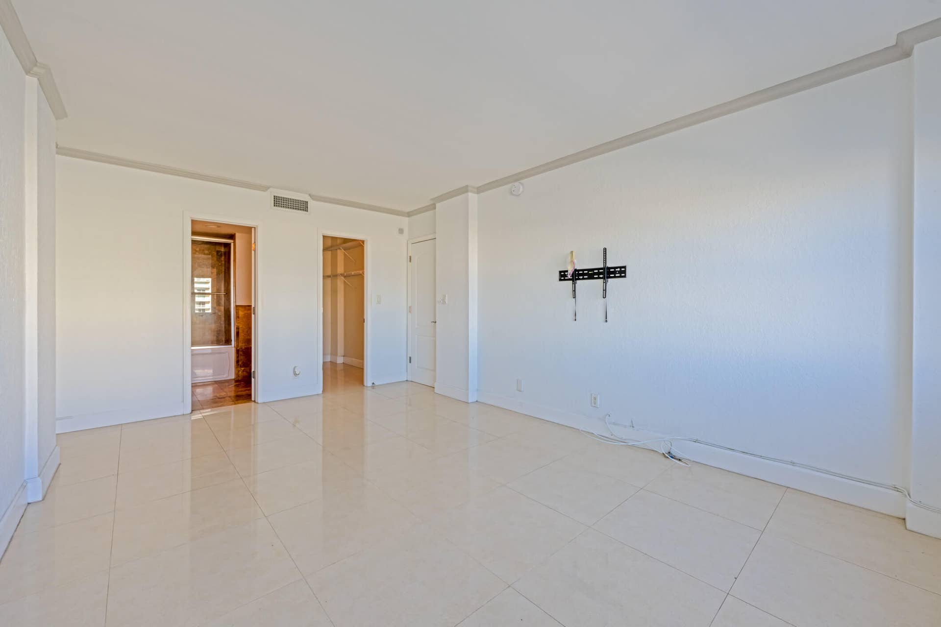 2900 NE 30th Street, #9i, Fort Lauderdale, FL 33306 castro-10