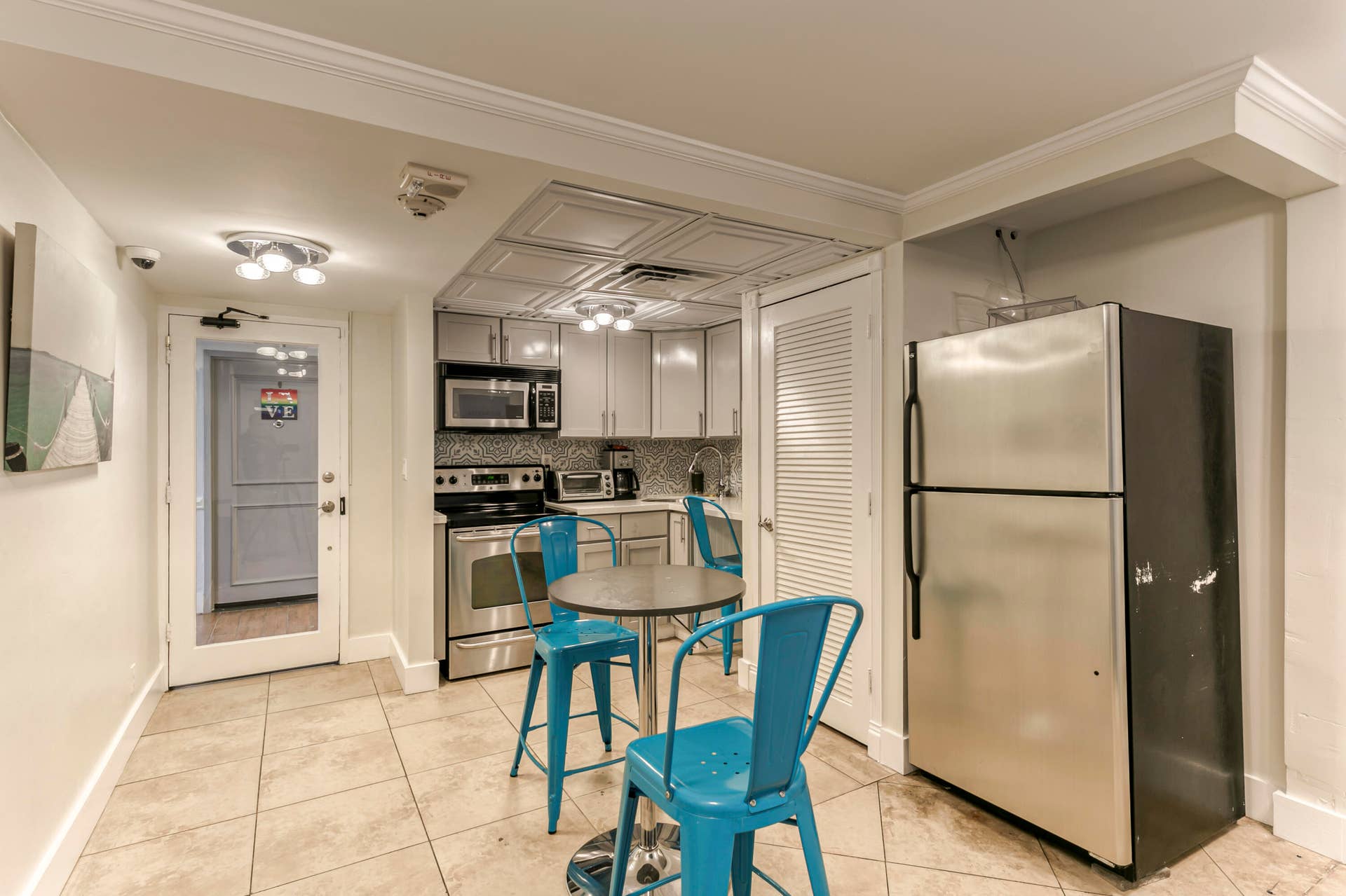 2900 NE 30th Street, #9i, Fort Lauderdale, FL 33306 lauderdale tower kitchen (2)