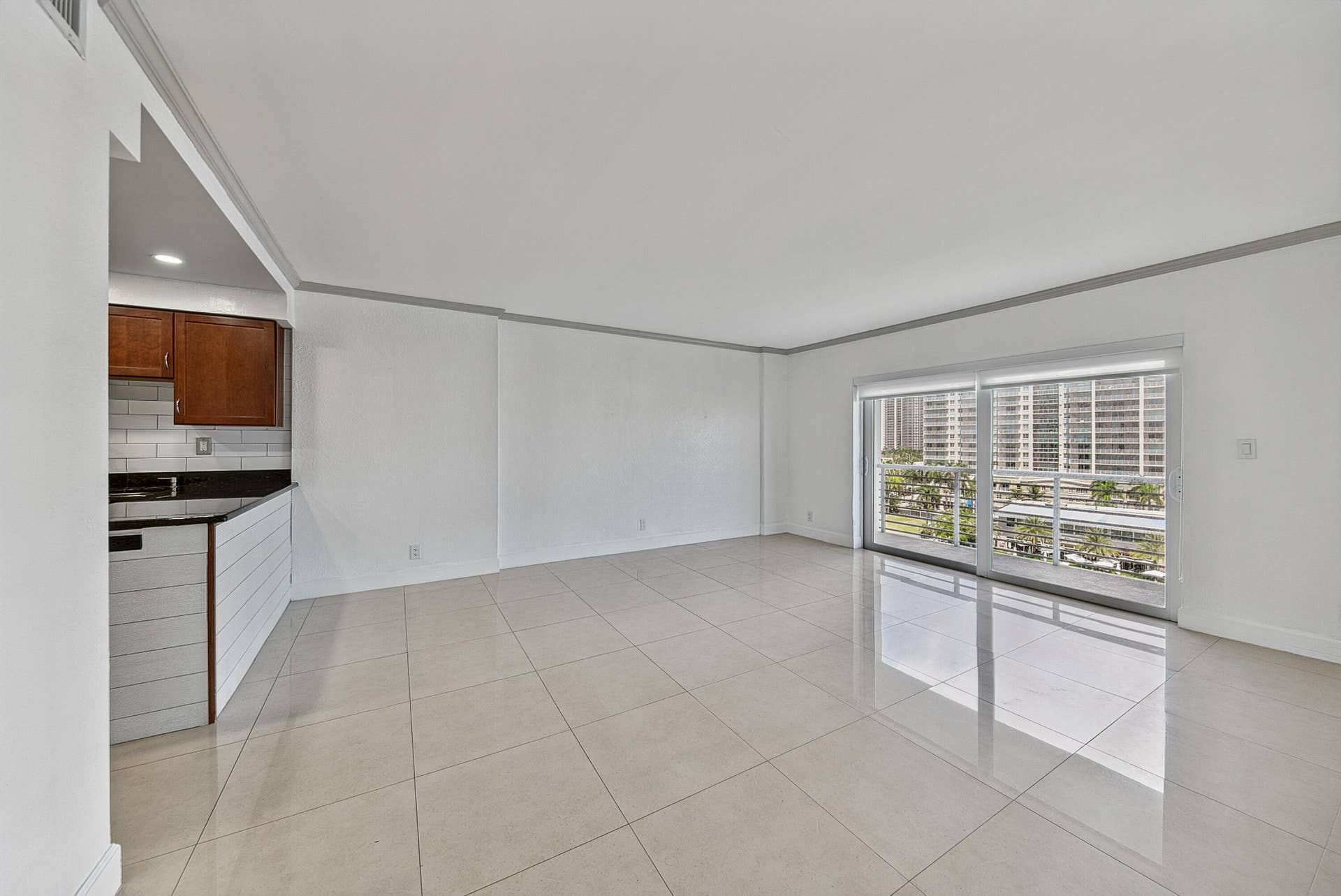 2900 NE 30th Street, #9i, Fort Lauderdale, FL 33306 castro-13