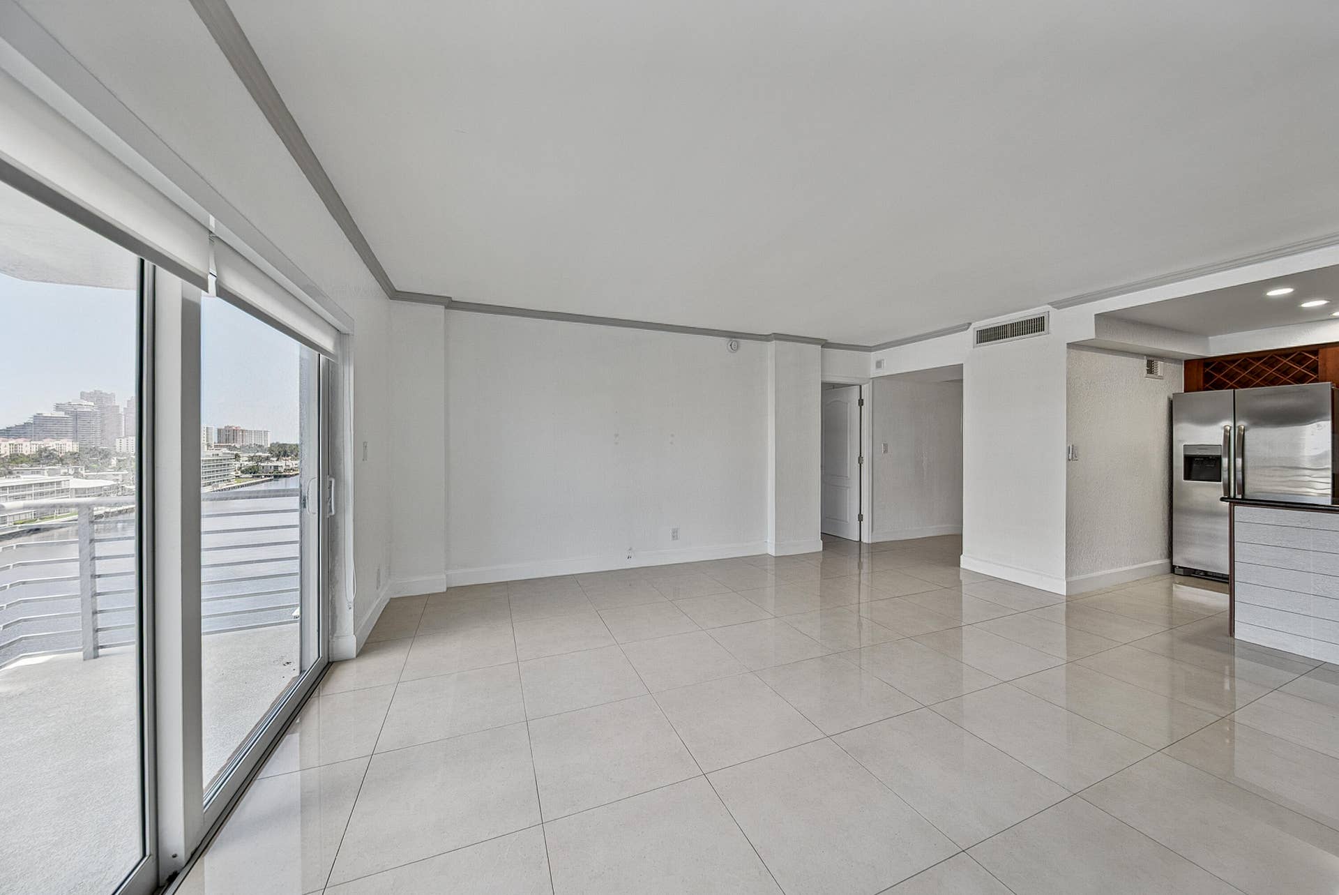2900 NE 30th Street, #9i, Fort Lauderdale, FL 33306 Living Room