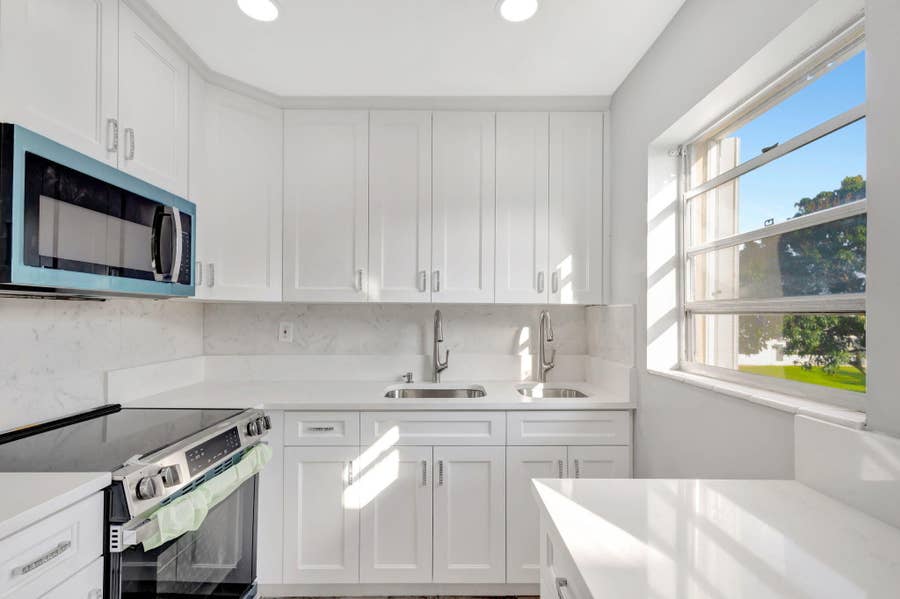 Property photo for 121 BEDFORD E, West Palm Beach, FL