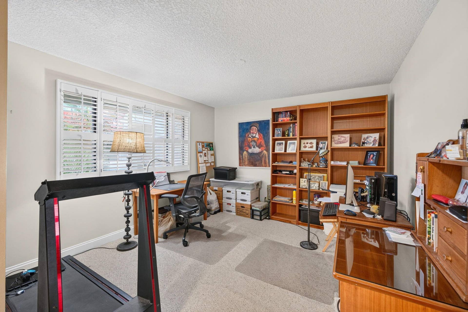 Den/Office Area * Note: this is the 3rd Bedroom, and it can easily be converted into the 3rd bedroom if needed.