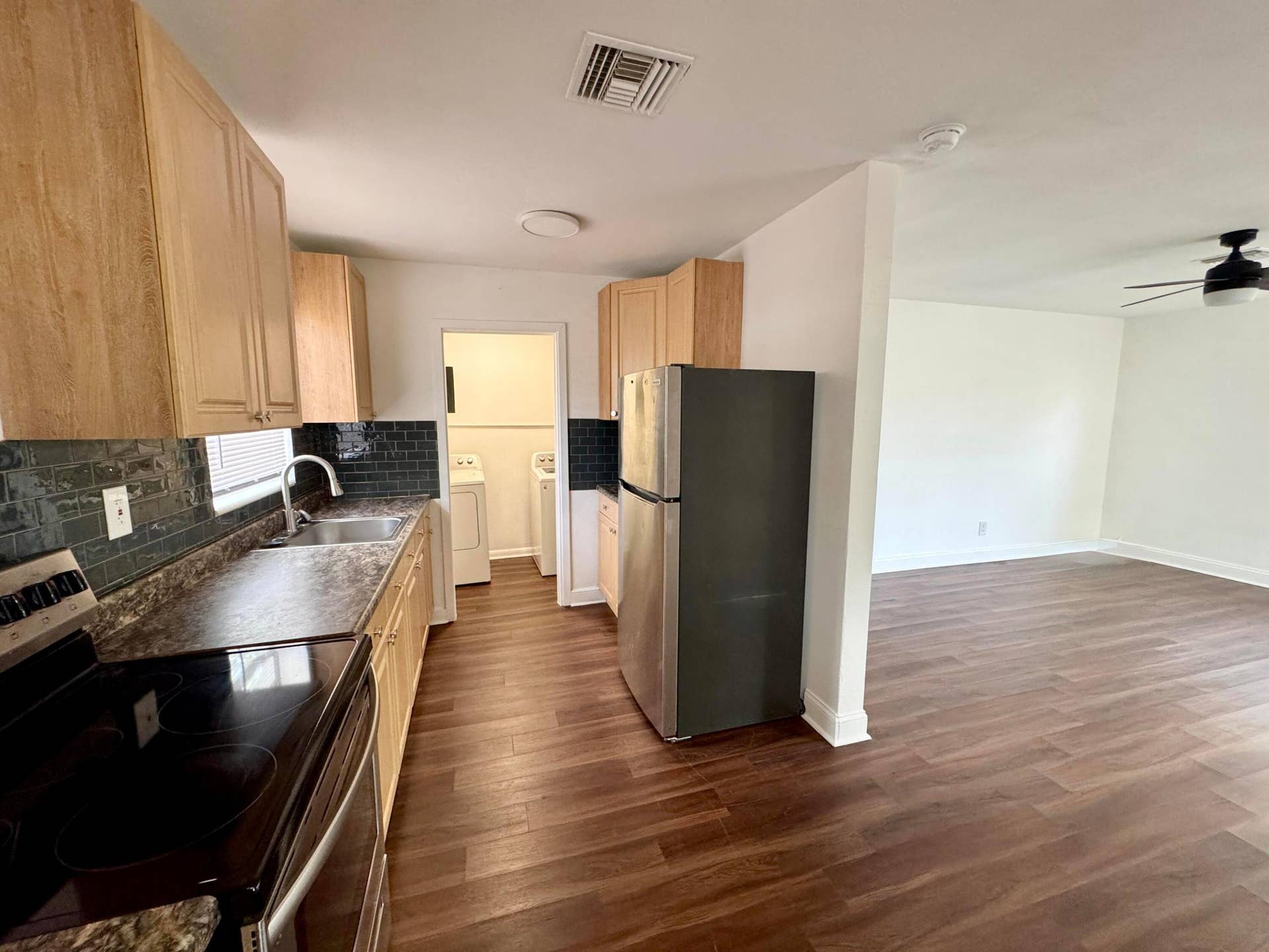 408 NW 21ST Terrace, Fort Lauderdale, FL 33311 uuid=AB044156-6E2C-42ED-A488-0A5474E92EA