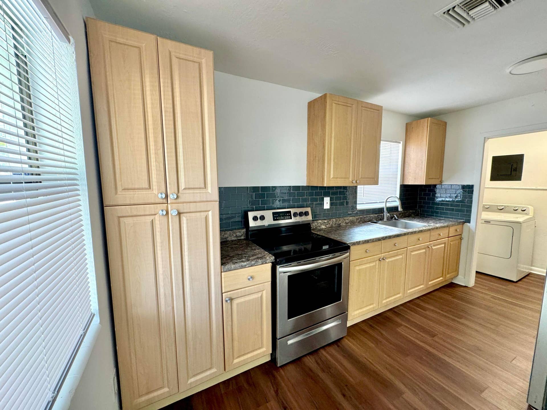 408 NW 21ST Terrace, Fort Lauderdale, FL 33311 uuid=9E4D71D0-F1FD-4CFF-A7F8-7092D008A64