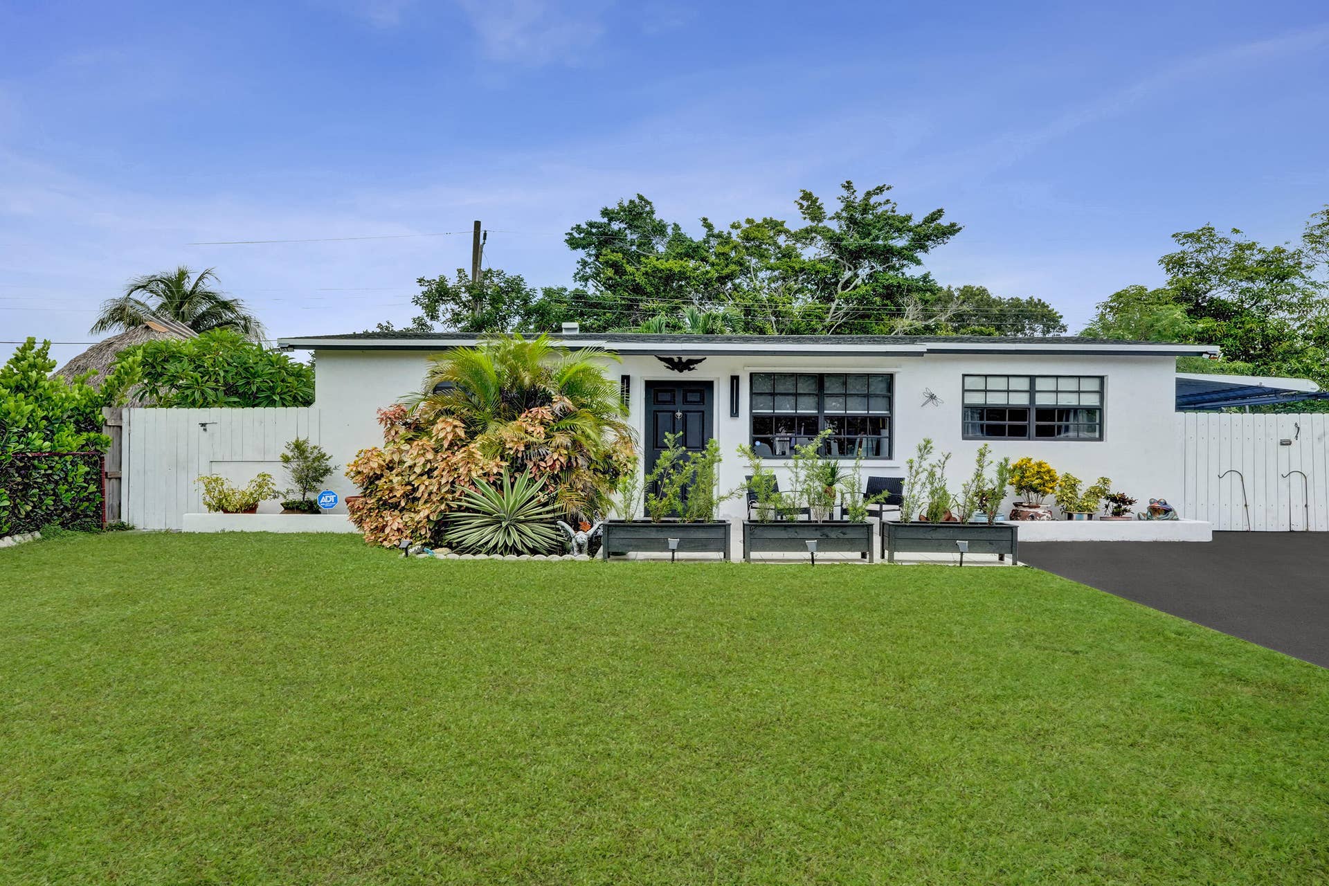 4131 NW 11th Avenue, Fort Lauderdale, FL 33309 front