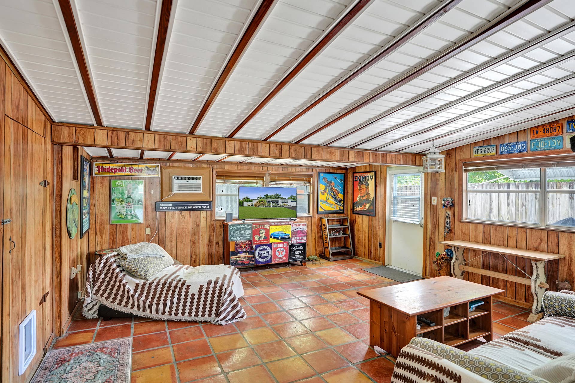 4131 NW 11th Avenue, Fort Lauderdale, FL 33309 family room