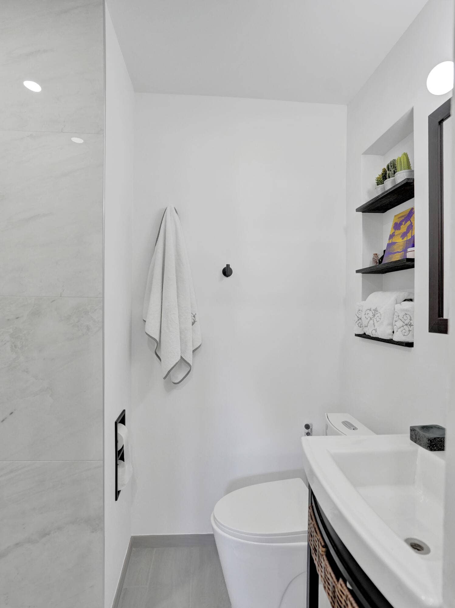 4131 NW 11th Avenue, Fort Lauderdale, FL 33309 master bath