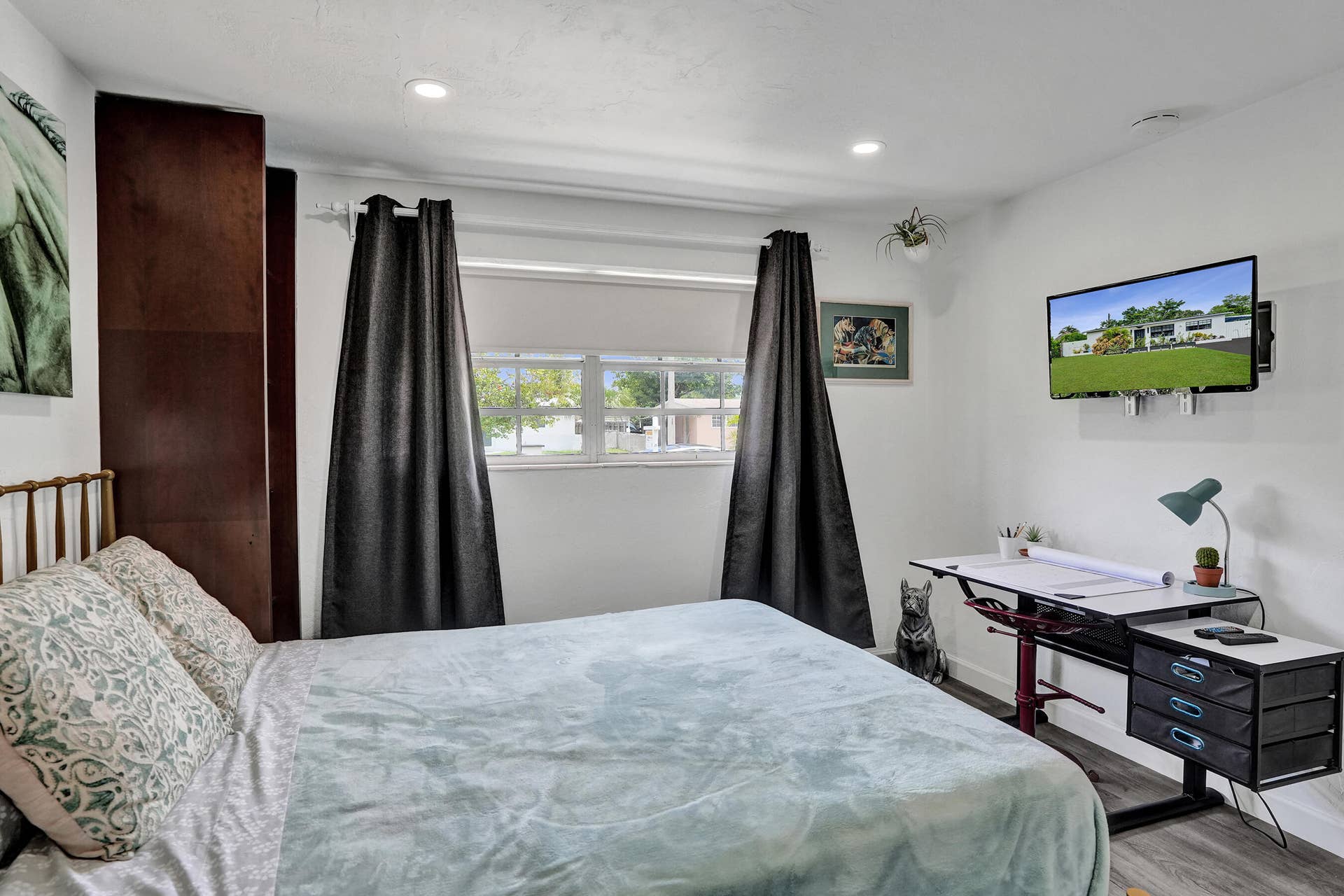 4131 NW 11th Avenue, Fort Lauderdale, FL 33309 master bedroom