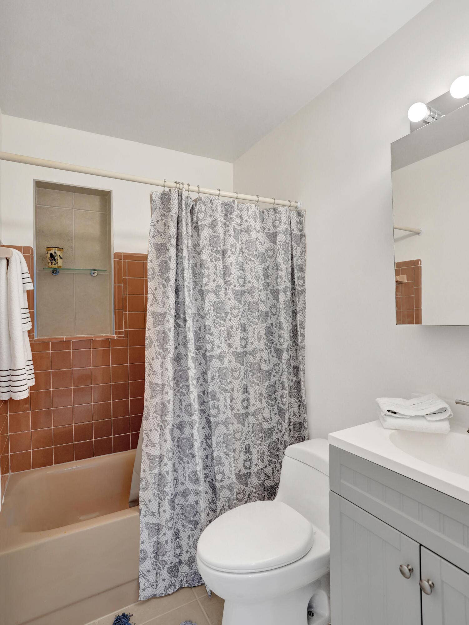 4131 NW 11th Avenue, Fort Lauderdale, FL 33309 2nd bath