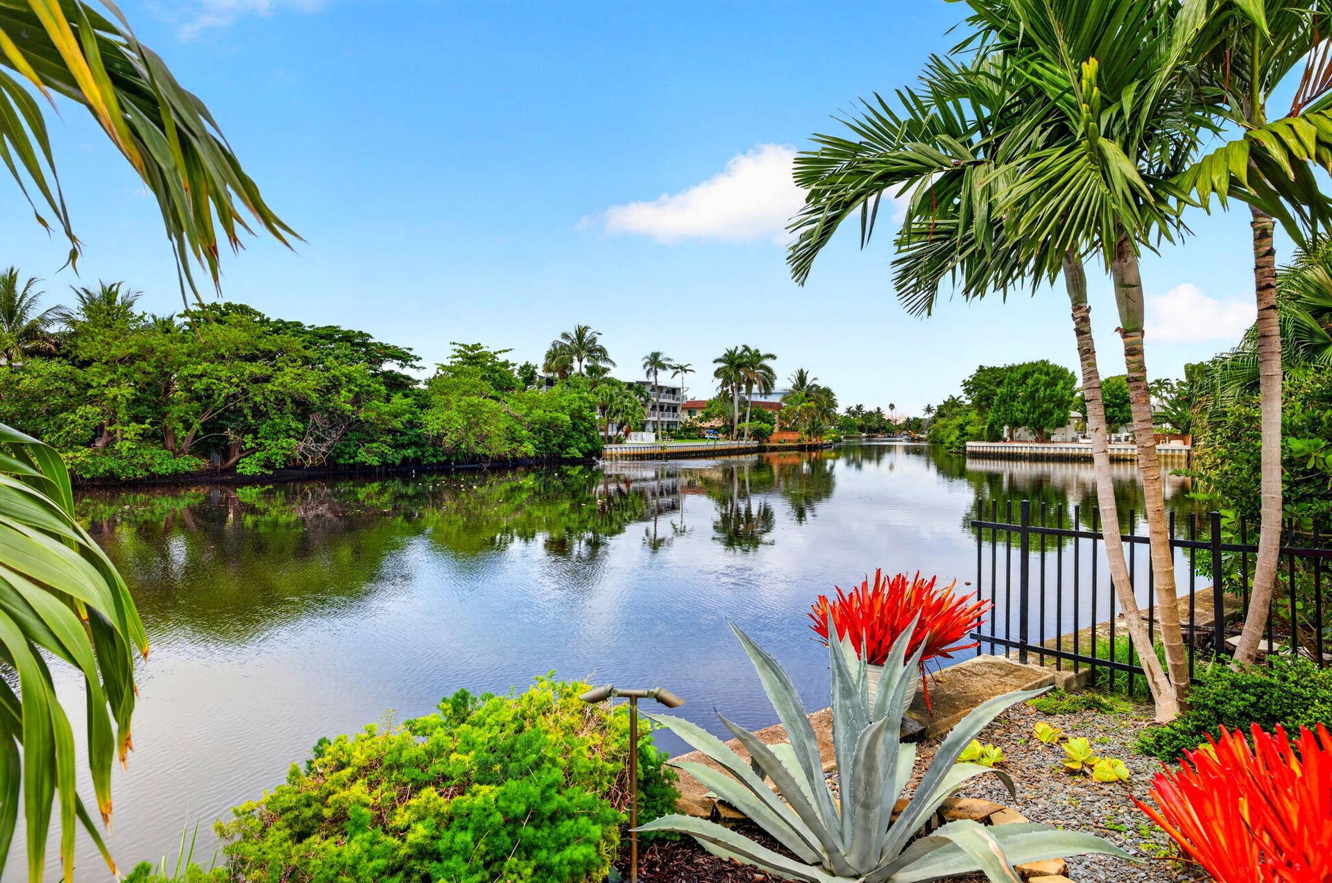 1948 NE 7TH Terrace, Wilton Manors, FL 33305 90-web-or-mls-699A1963